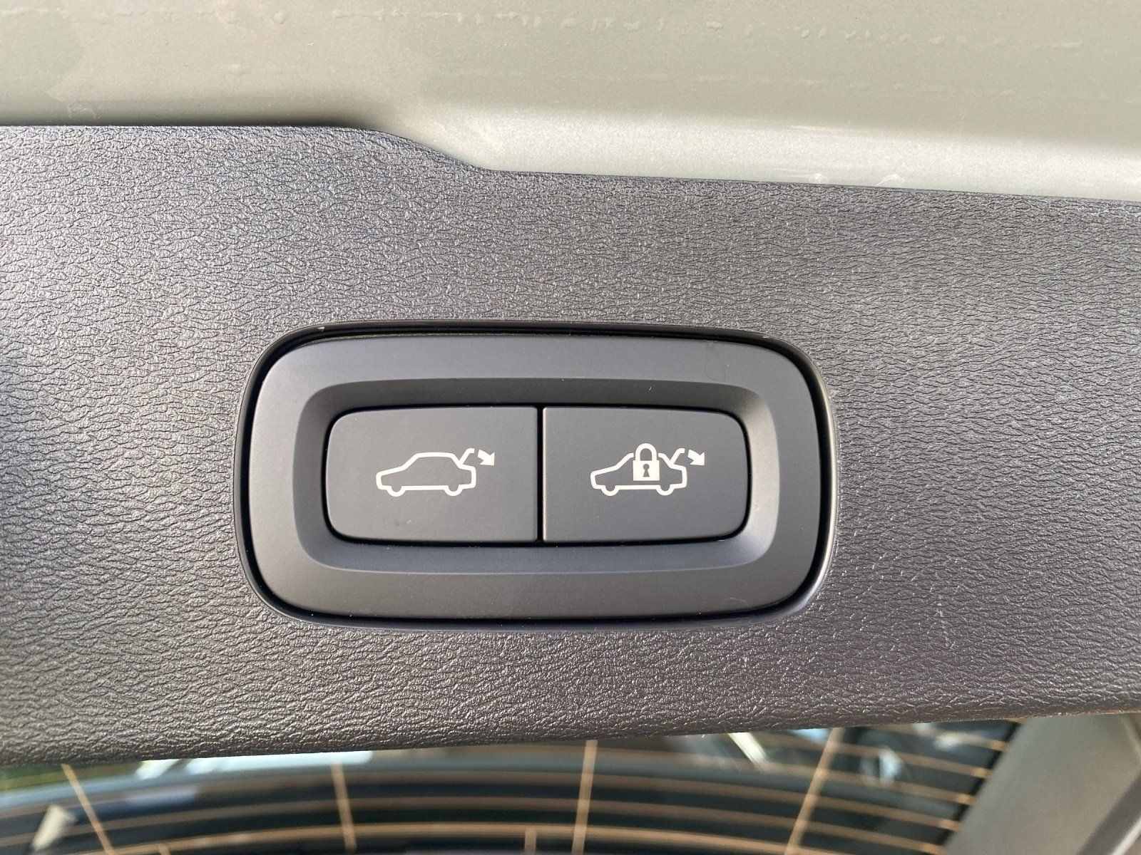 Volvo V60 T8 Ultra Dark AHK*360*HEADUP*