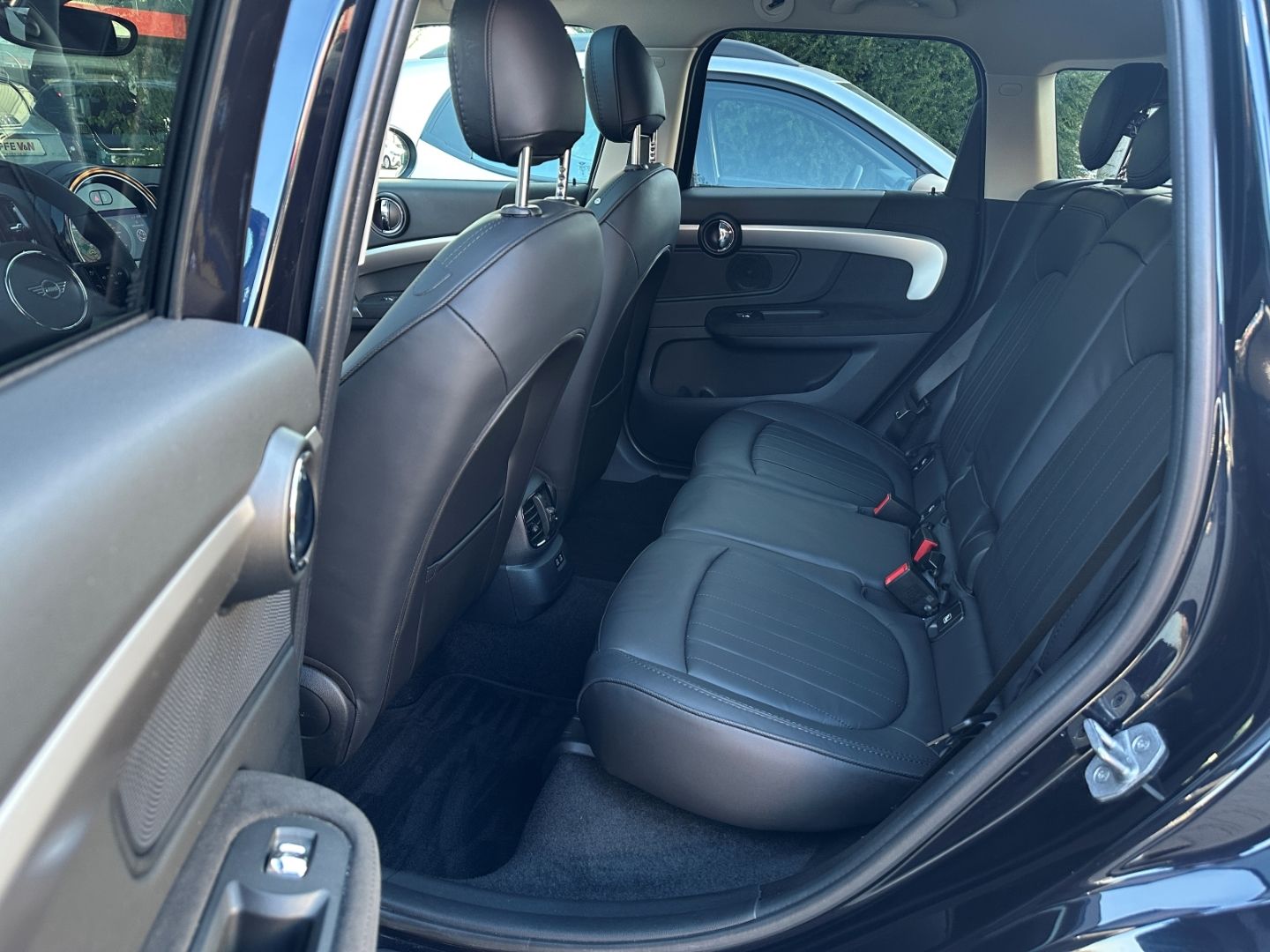 MINI Cooper Countryman - Samsaru's Car Outlet