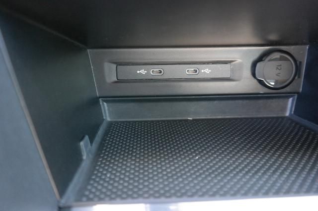 Volkswagen Tiguan 2.0 TDI Life DSG - Samsaru's Car Outlet