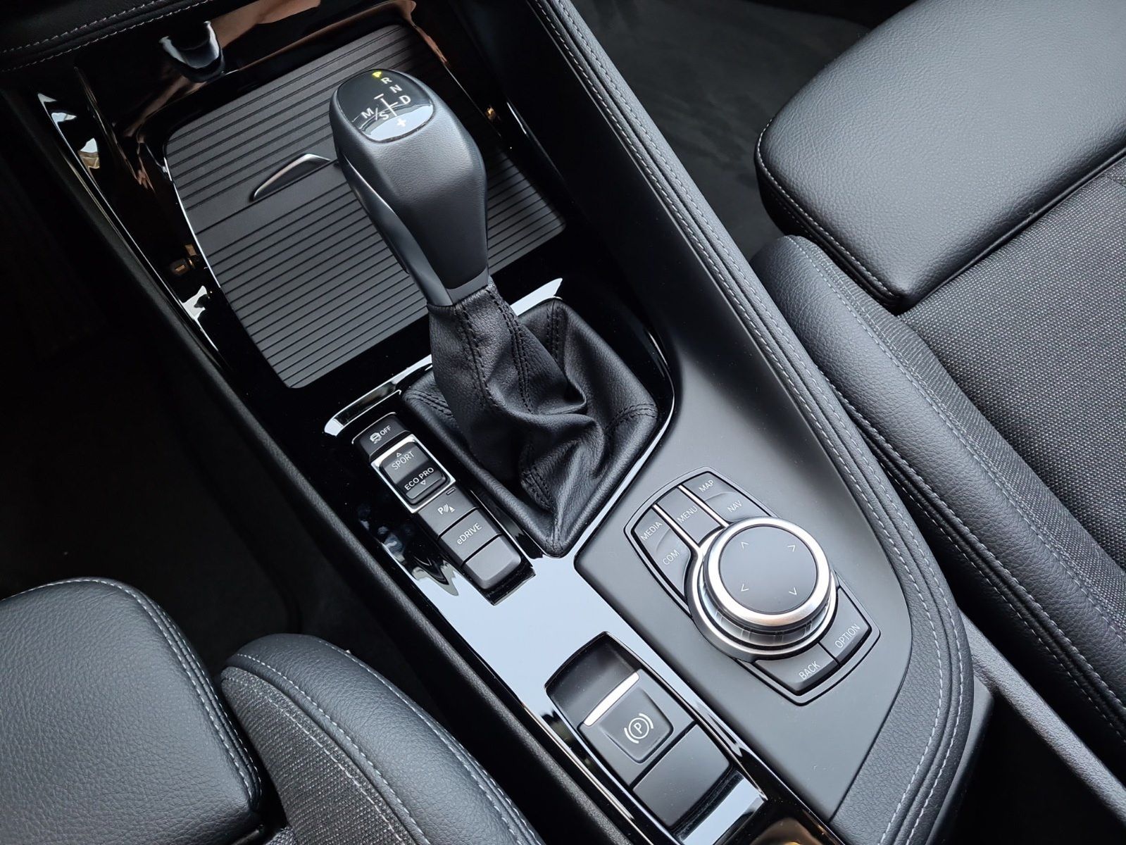 BMW X1 xDrive25e M Sportpaket - Samsaru's Car Outlet