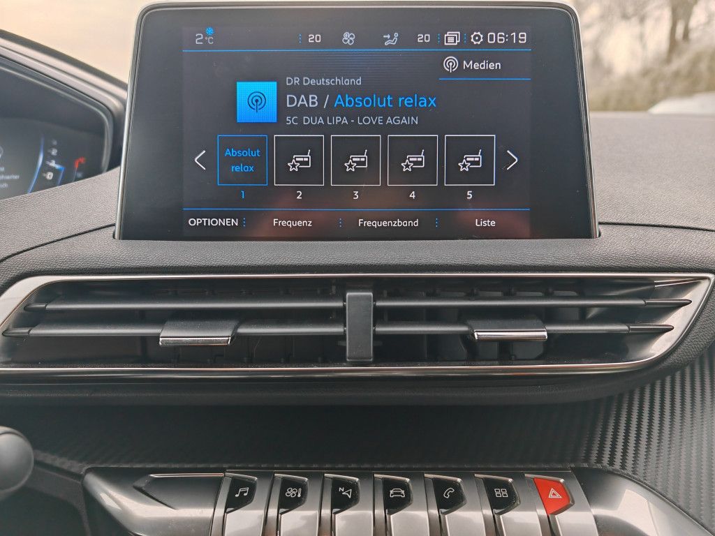 Peugeot 5008 BlueHDI 130 EAT8 - Samsaru's Car Outlet