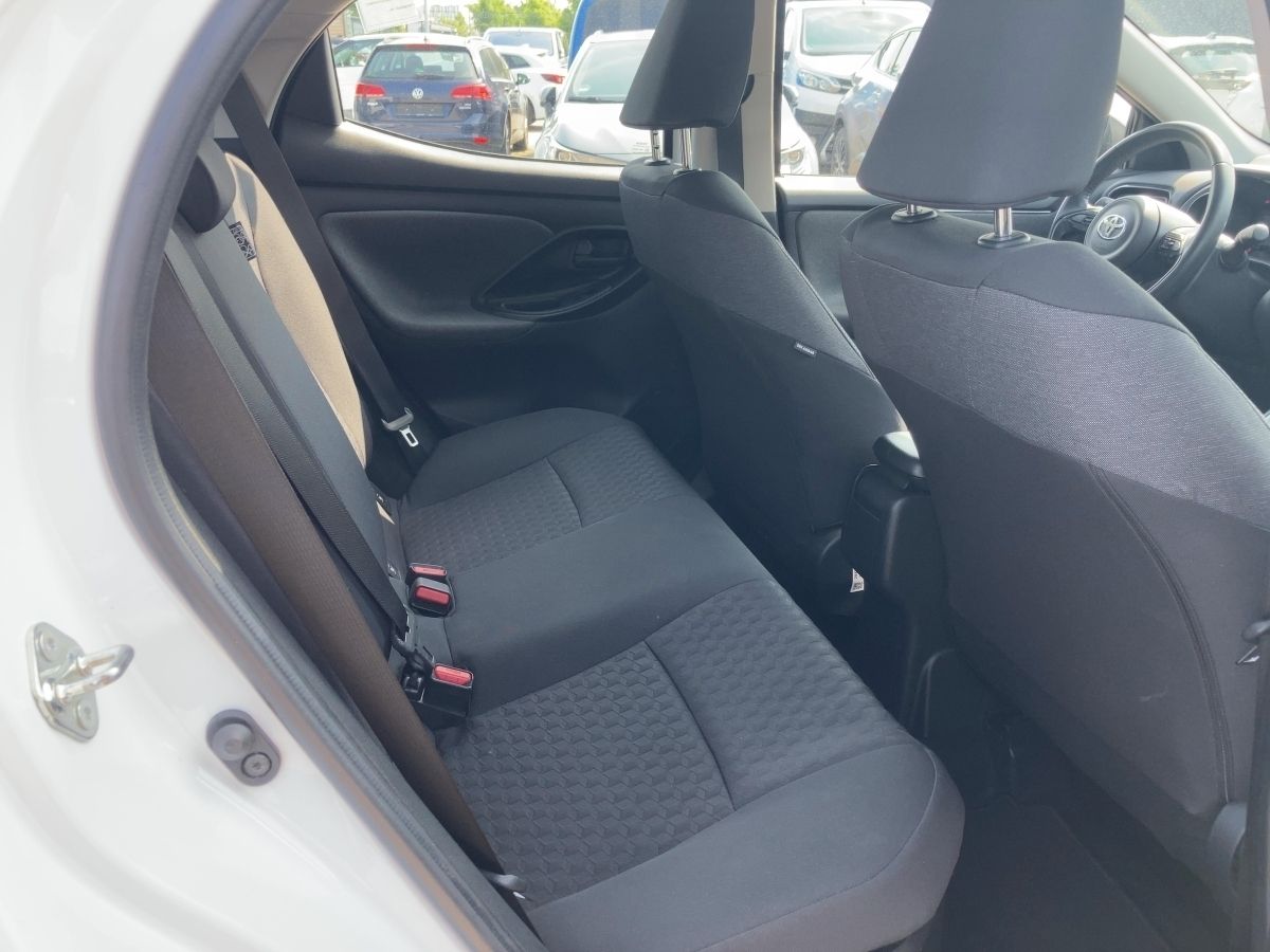 Toyota Yaris 1.5 Dual-VVT-iE Hybrid - Samsaru's Car Outlet