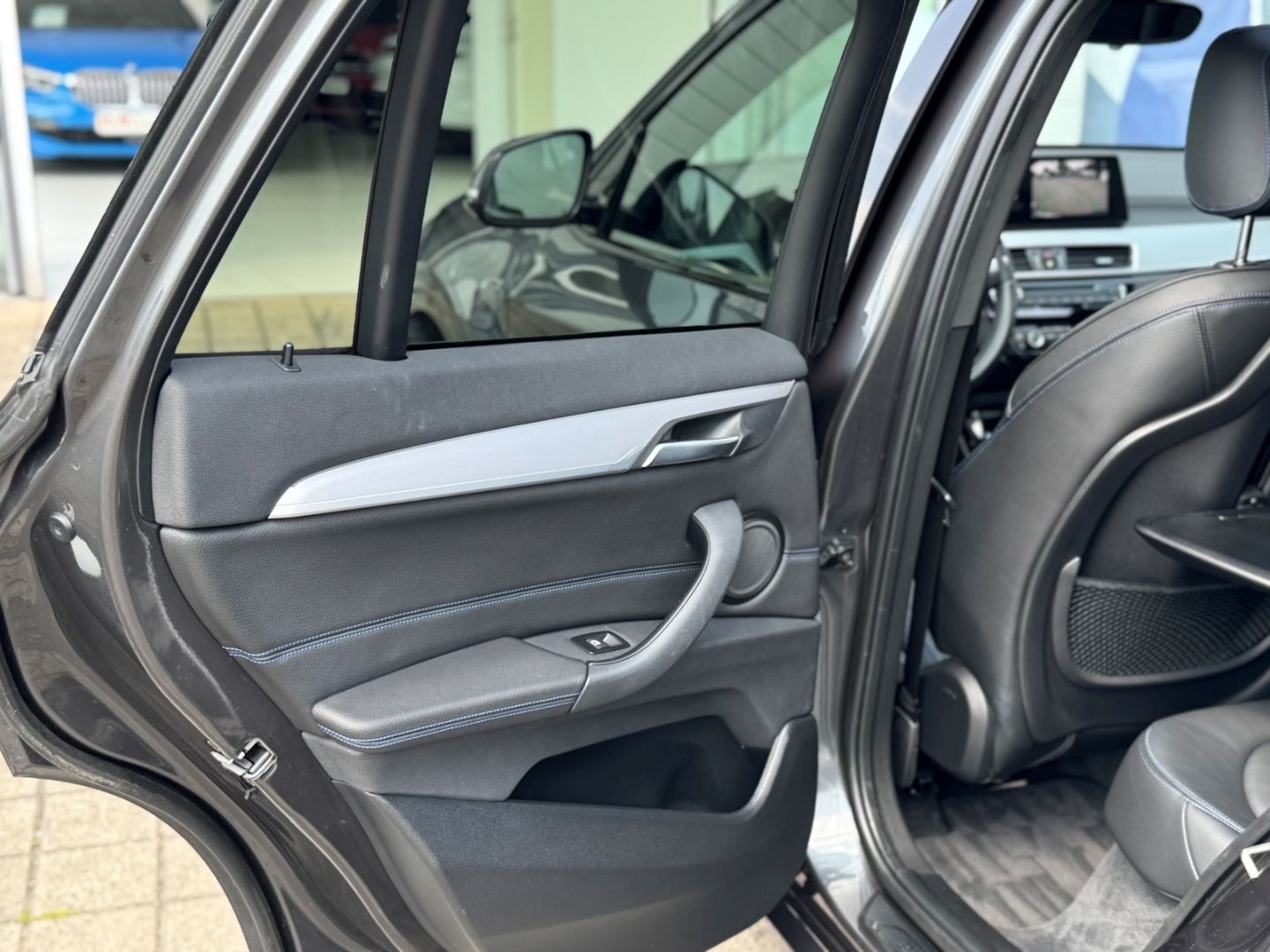 BMW X1 xDrive25e M SPORT - Samsaru's Car Outlet