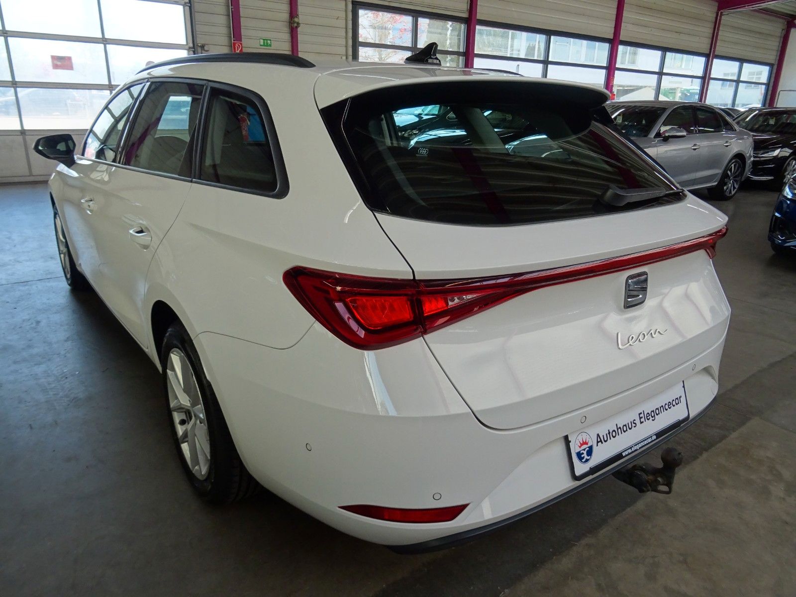 Seat LEON ST 2.0 STYLE*AHK*ACC*CAM*KEY*LED*