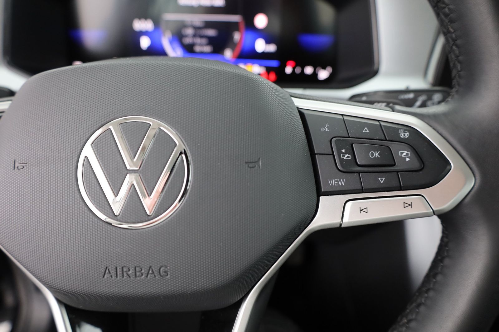 Volkswagen T-Roc 1.5 TSI DSG - Samsaru's Car Outlet