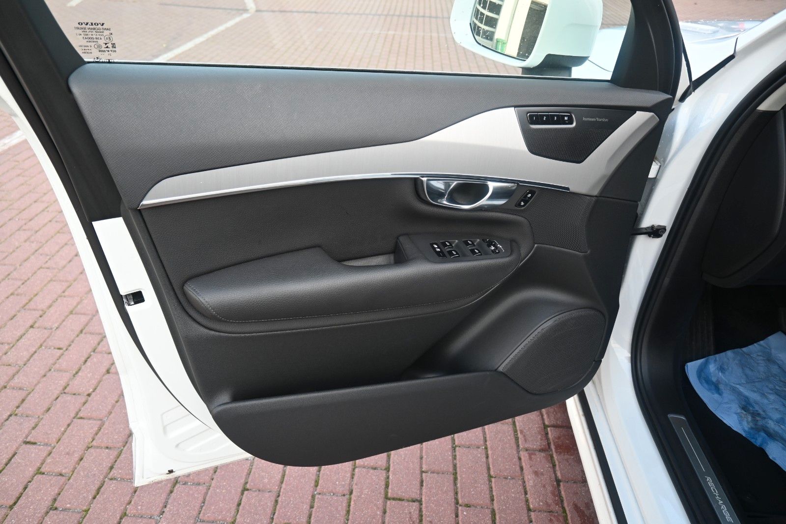 Volvo XC90 Inscription PHEV AWD - Samsaru's Car Outlet