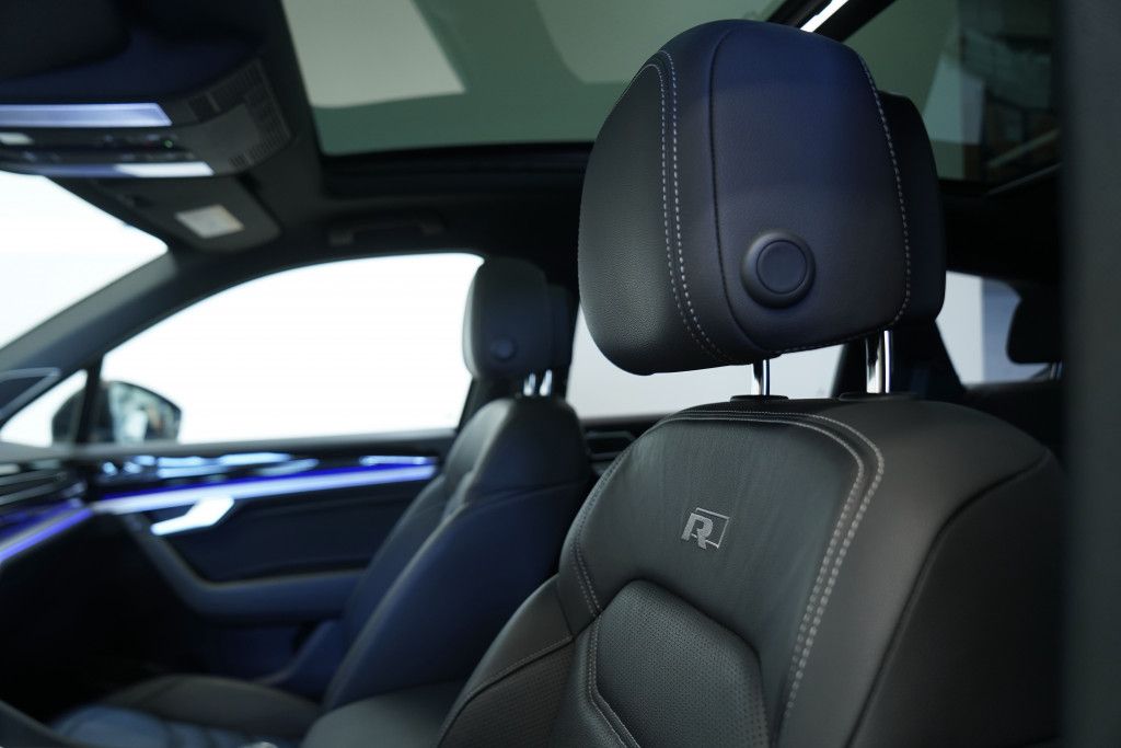 Volkswagen Touareg 4.0 TDI DSG 4M R line - Samsaru's Car Outlet