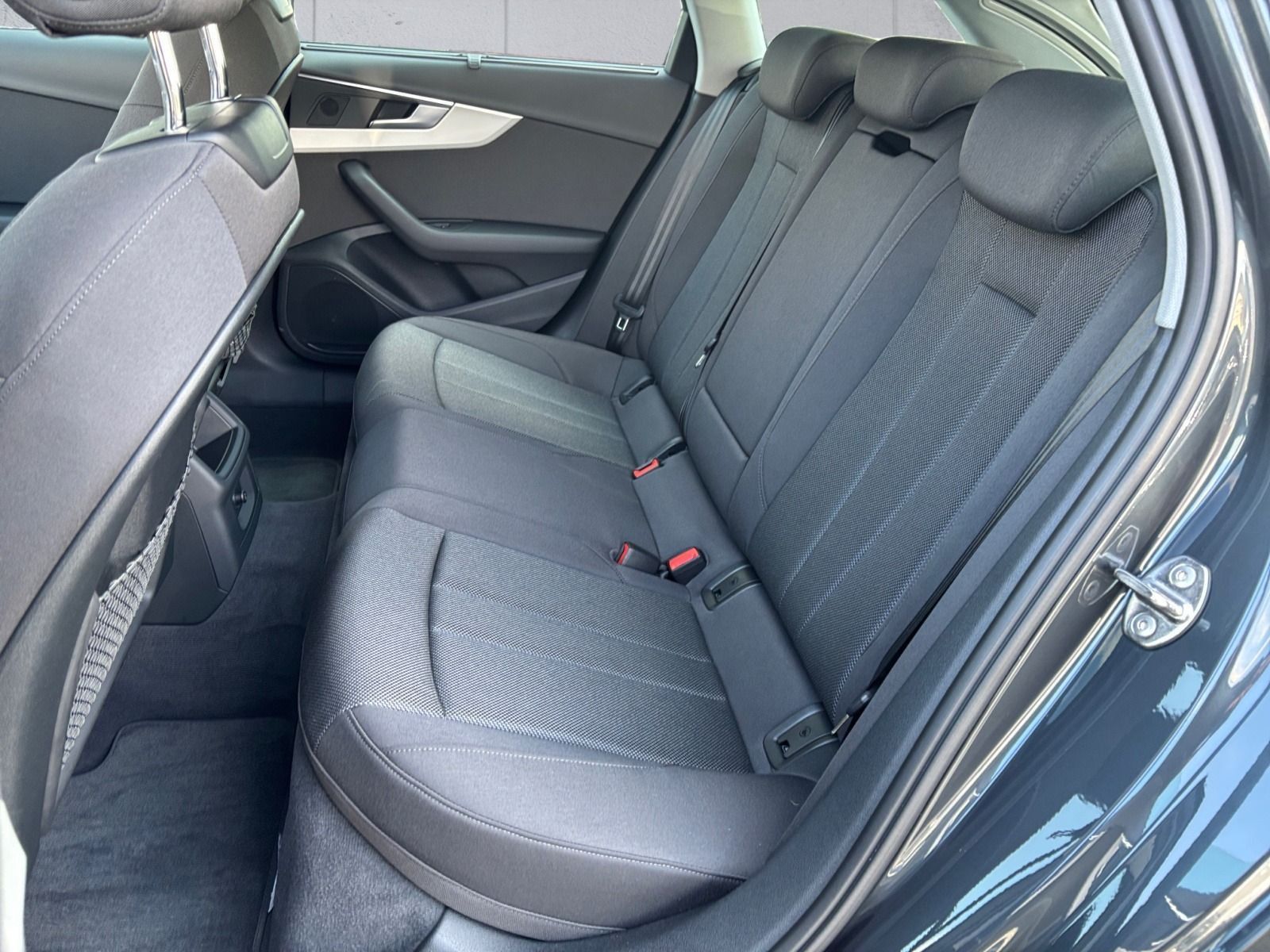 Audi A4 Avant 35 TDI S tronic ADVANCED - Samsaru's Car Outlet