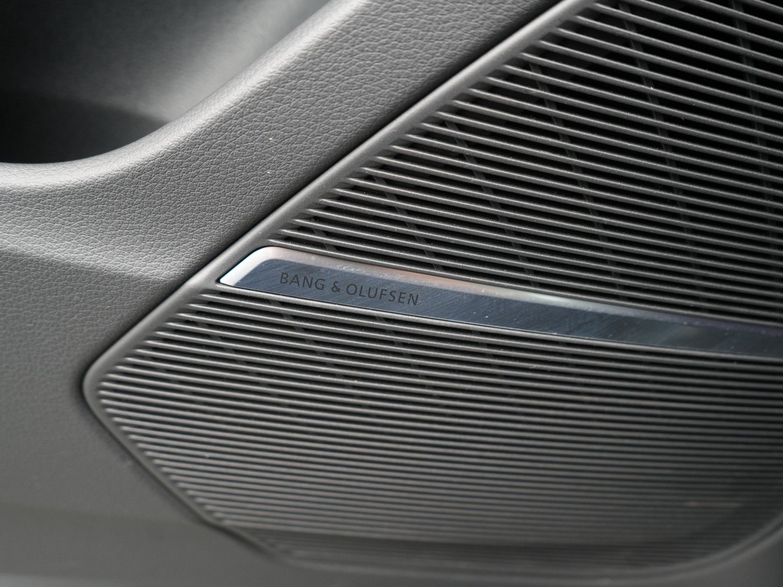 Audi RS Q8 ACC NAVI B&O SITZBELÜFTUNG STANDHZ RAUTE