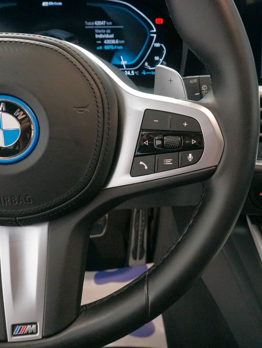 BMW 330 e xDrive M Sport - Samsaru's Car Outlet