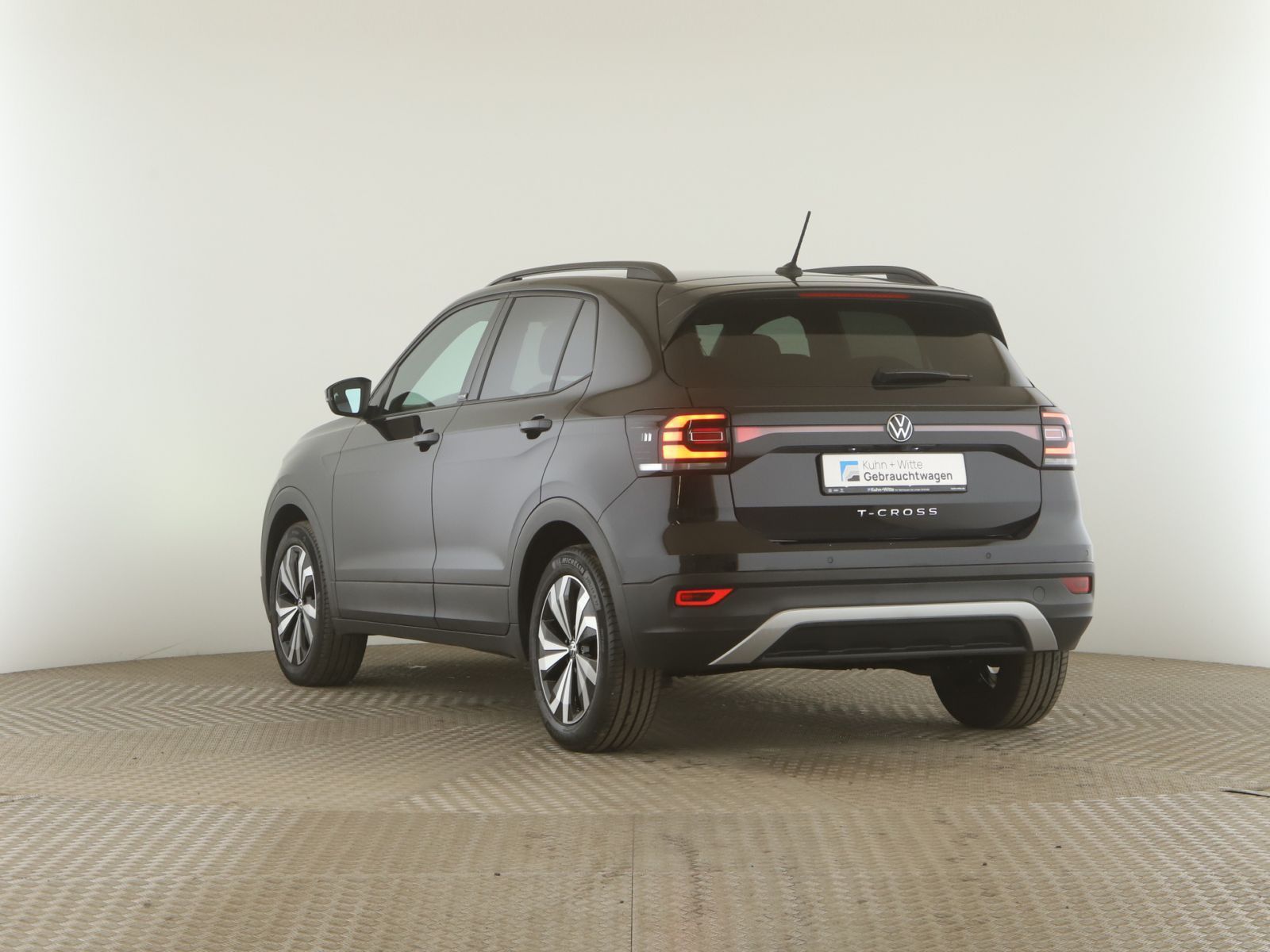 Volkswagen T-Cross 1.0 TSI Life - Samsaru's Car Outlet