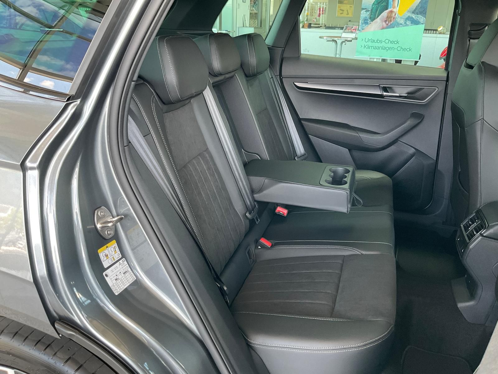 Skoda Karoq 2.0TSI Sportline 4x4 AHK Standheizung Alca