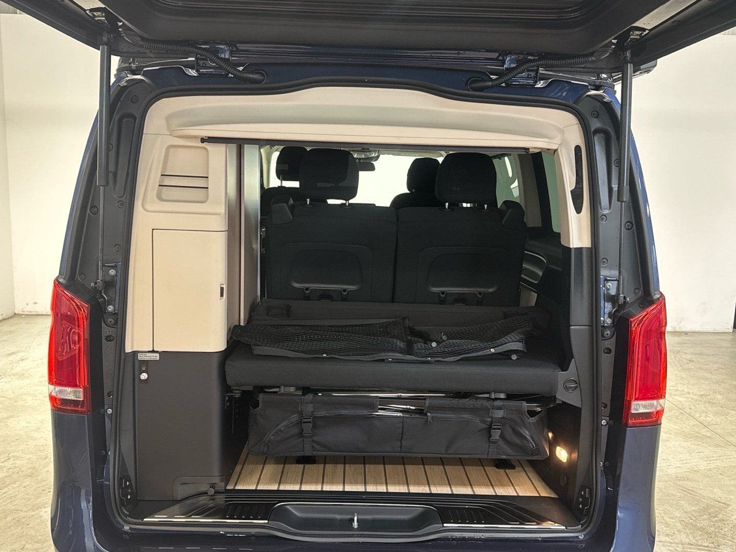Mercedes-Benz V-Klass Marco Polo 300 d Edition AMG - Samsaru's Car Outlet