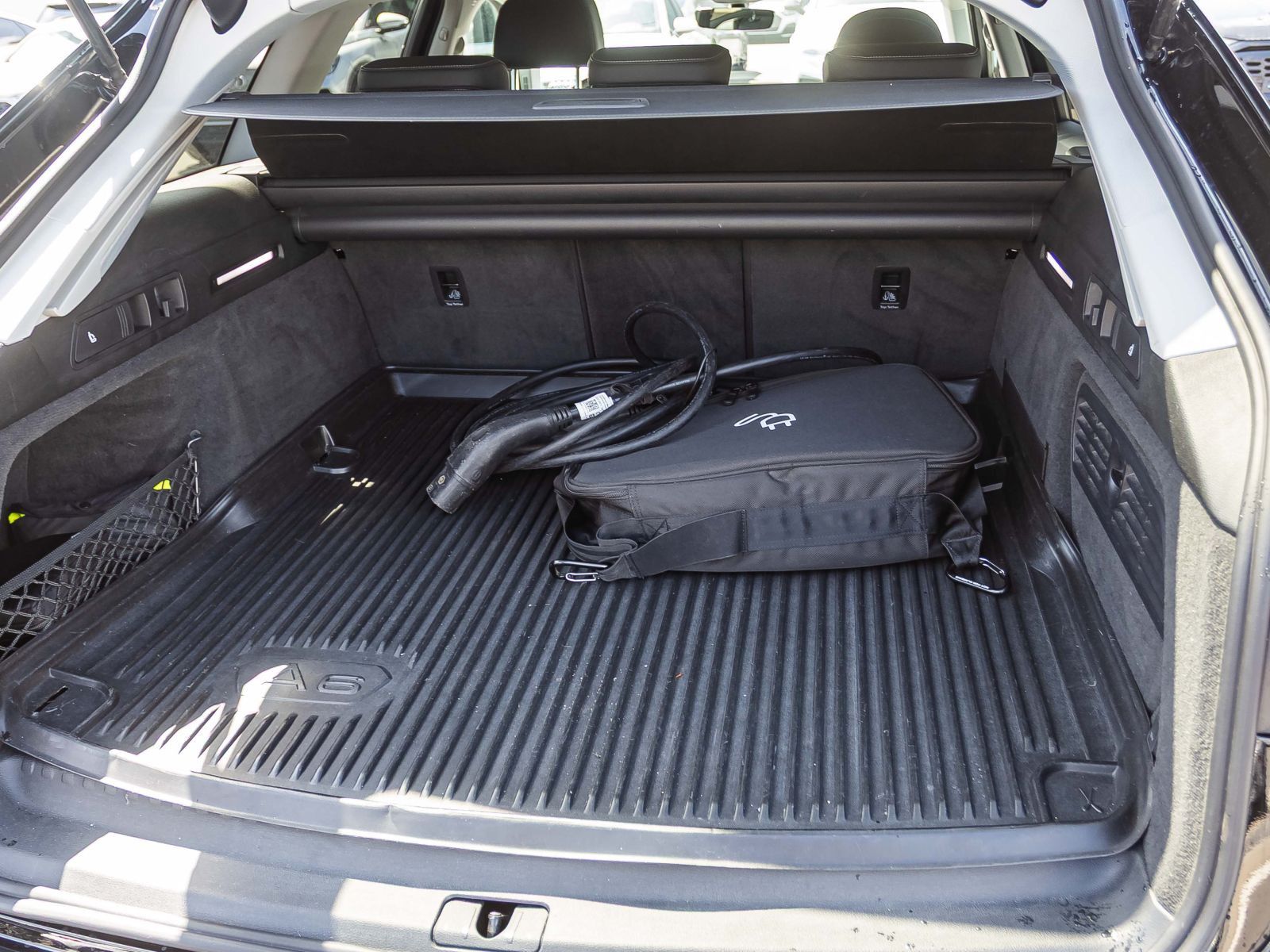 Audi A6 Avant S line 55TFSI e - Samsaru's Car Outlet