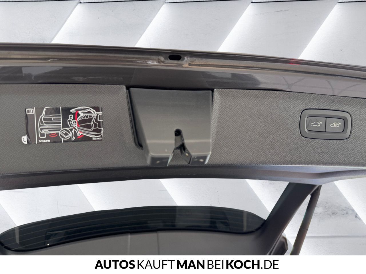 Volvo XC90 T8 Plug-In AWD Ultimate - Samsaru's Car Outlet