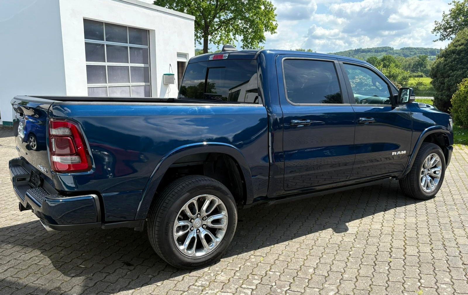 Dodge RAM 1500 4x4 Laramie 5.7l Crew Memory,Pano,Sound