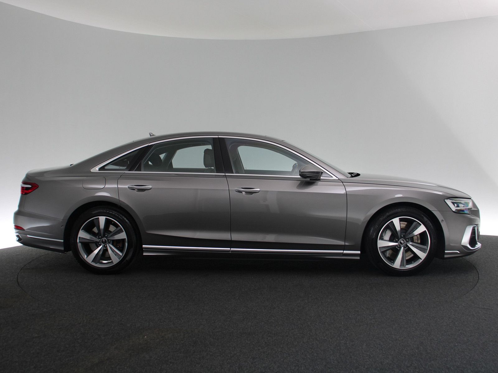 Audi A8 60 TFSI e quattro - Samsaru's Car Outlet