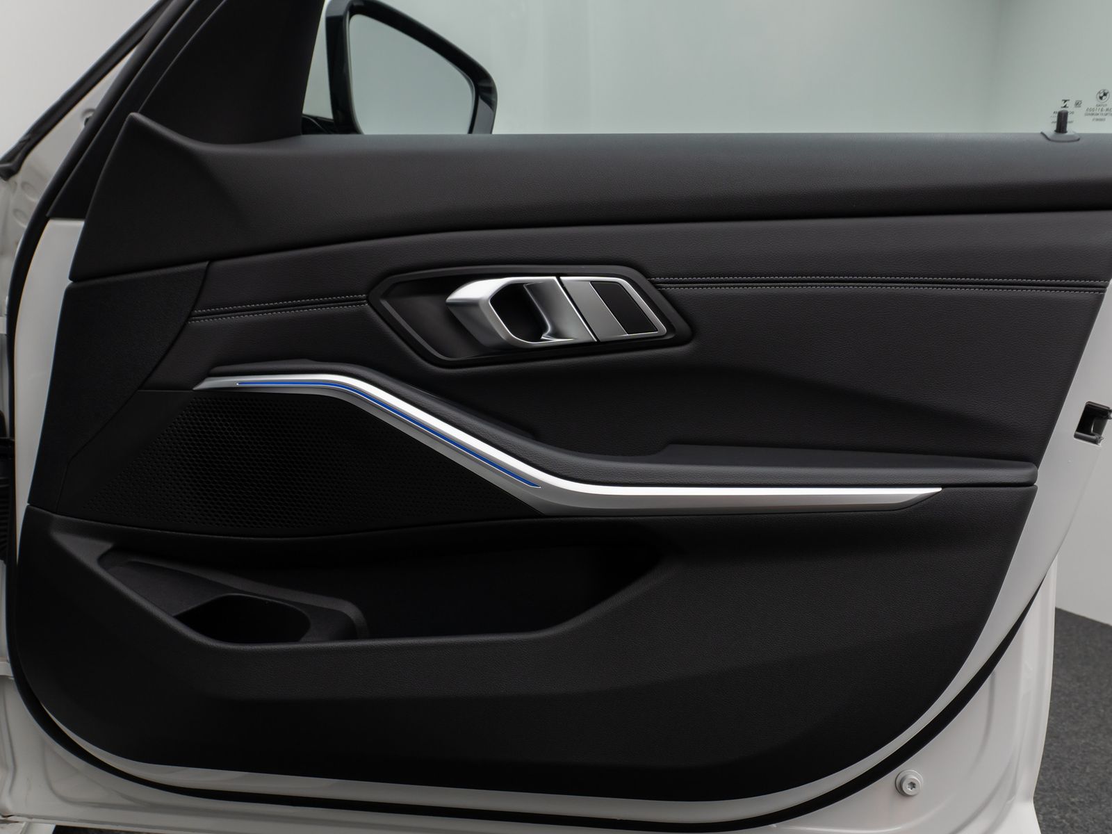 BMW 320d SportLine - Samsaru's Car Outlet