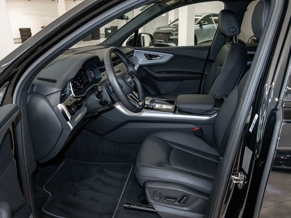 Audi Q7 SUV TFSI e S line 55 TFSI e quattro tiptronic