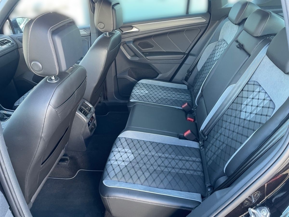 Volkswagen Tiguan 1.4 TSI eHybrid R-Line - Samsaru's Car Outlet