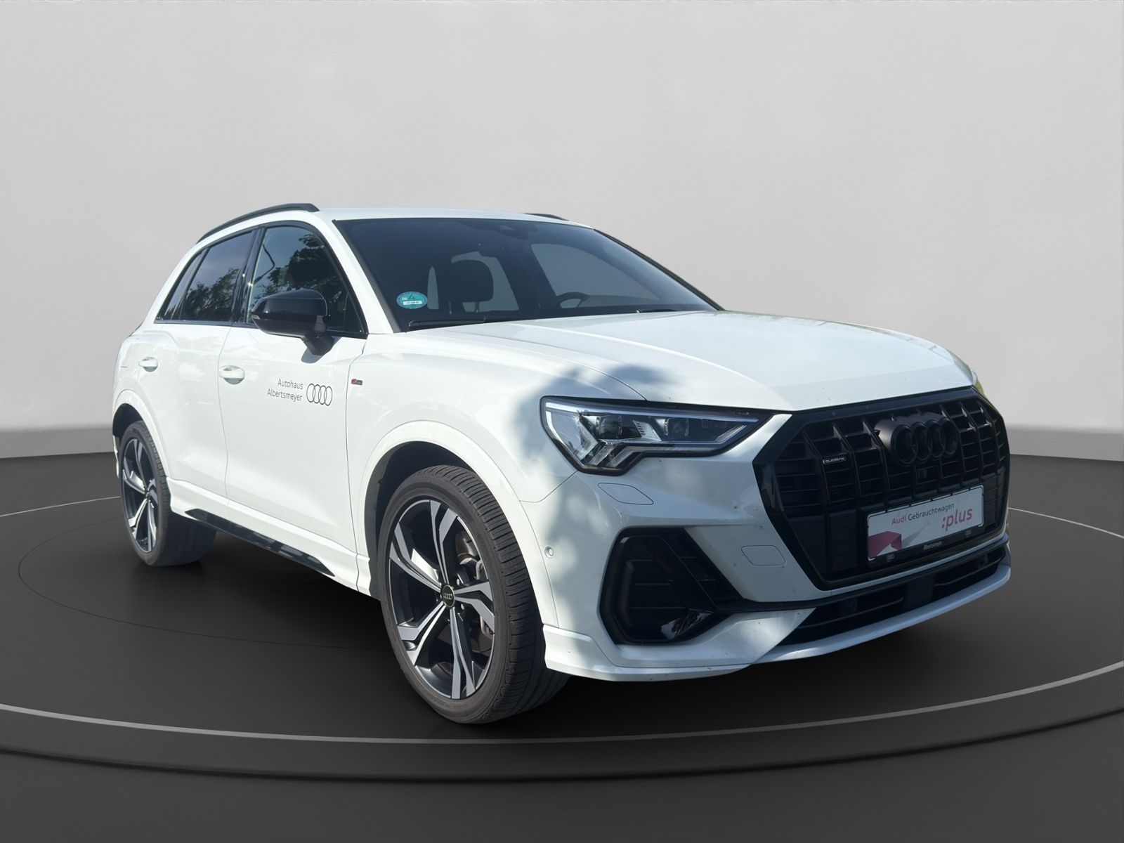 Audi Q3 40 TDI QUATTRO S-LINE+AHK+NAVI+MATRIX