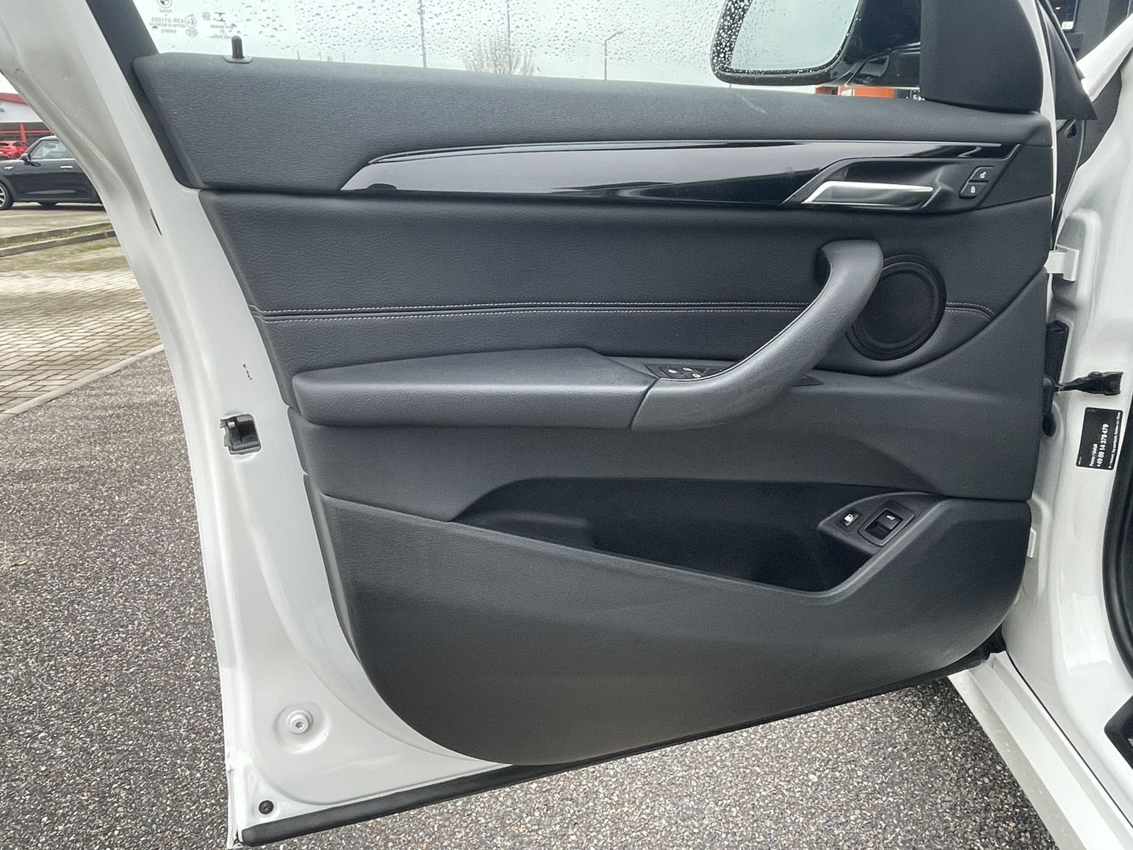 BMW X1 xDrive25e M Sportpaket - Samsaru's Car Outlet