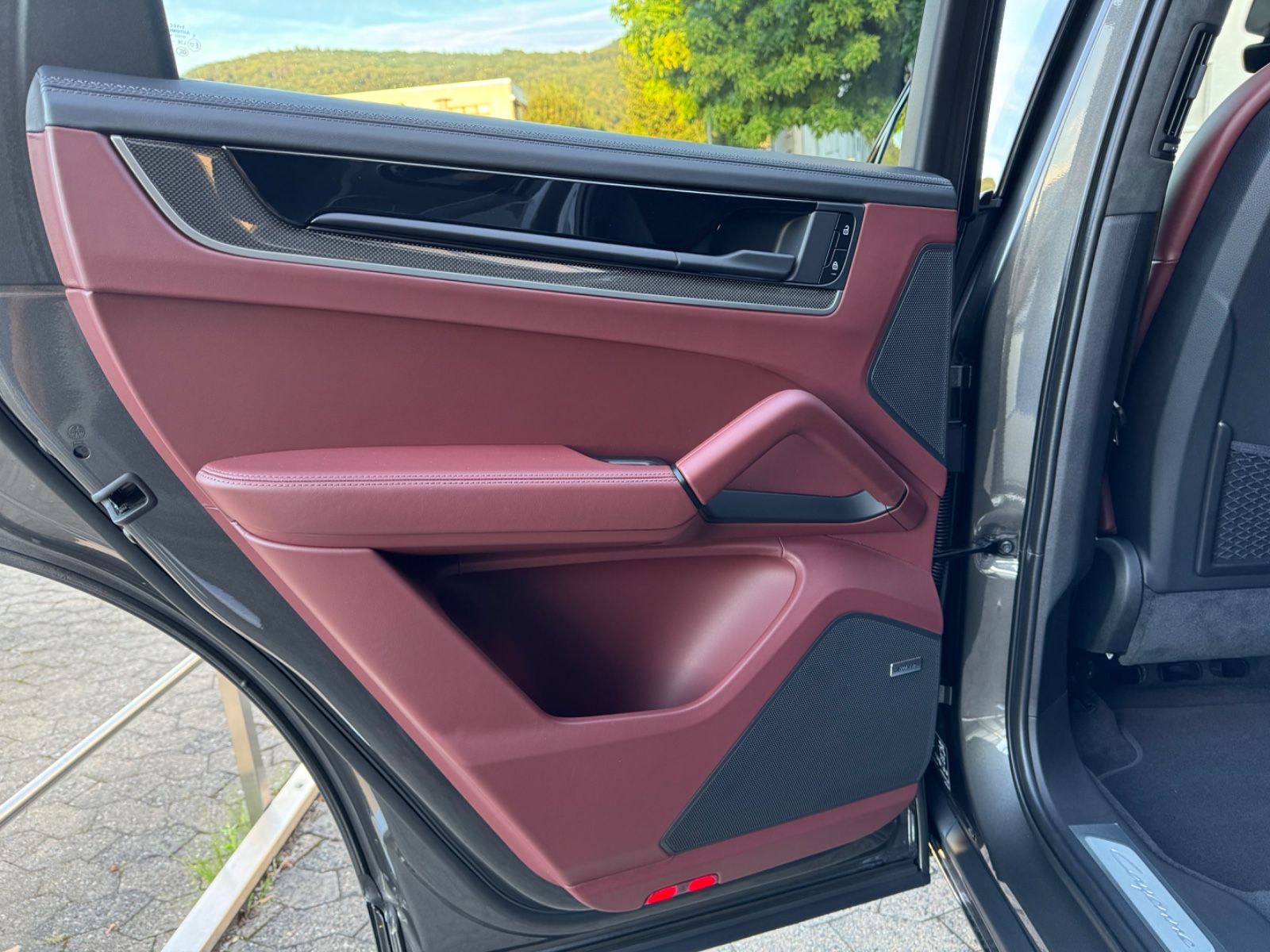 Porsche E-HYBRID|-9%LP|SPORTDESIGN|SPORTABGAS|CARBON|