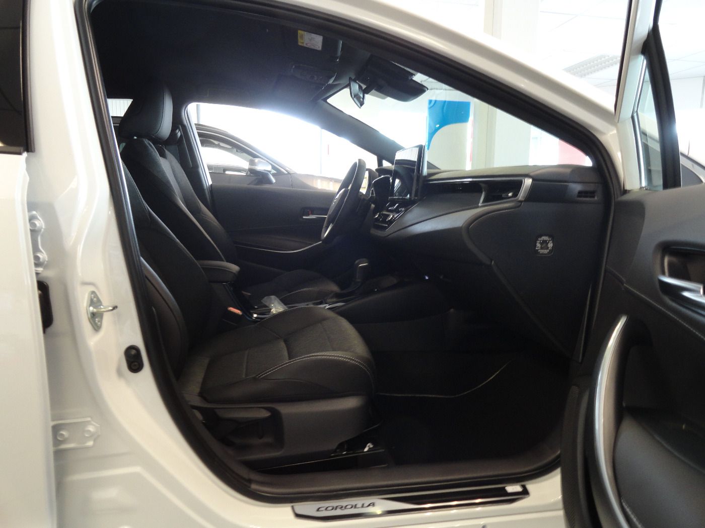 Toyota Corolla 2.0 l Hybrid TS. Teamplayer ACC+LED+Navi