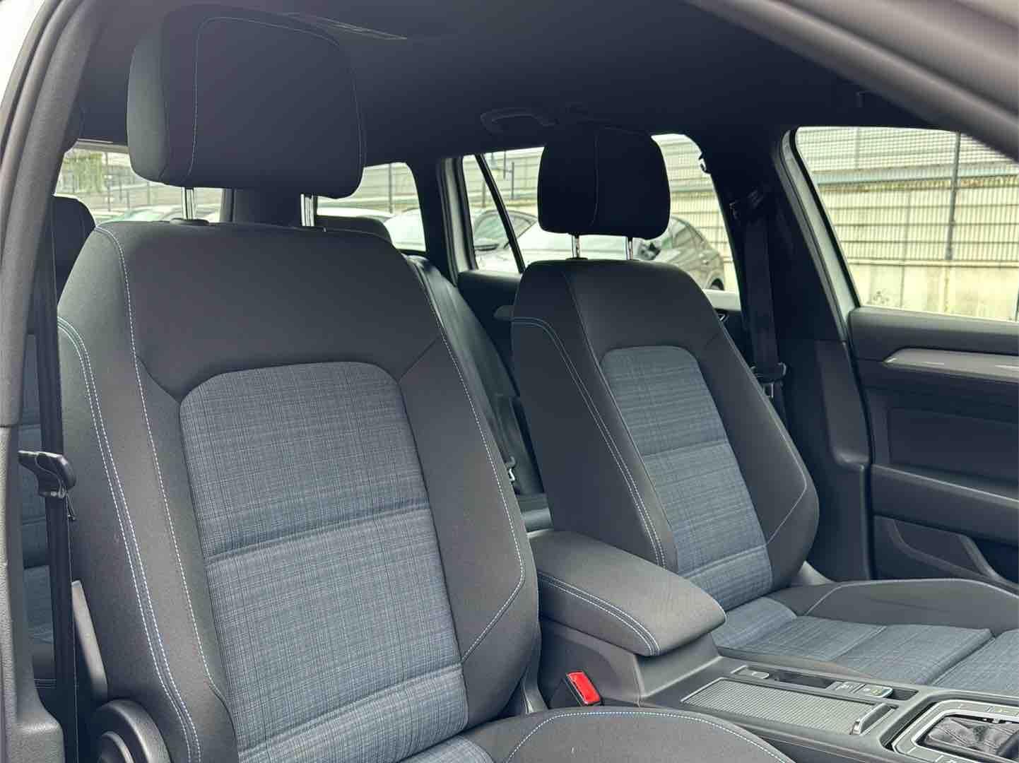 Volkswagen Passat Variant GTE - Samsaru's Car Outlet