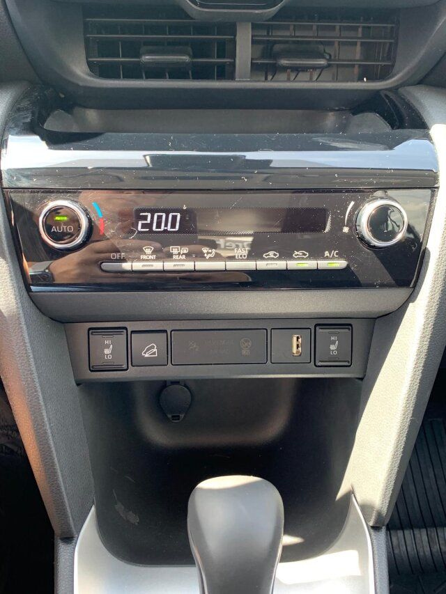 Toyota Yaris (Hybrid) Comfort ALLRAD /Kamera/Tempomat