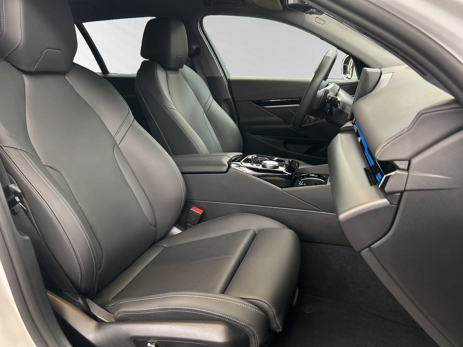 BMW 520i Touring Inkl. € 1.190 Zubehörbonus* Head-Up