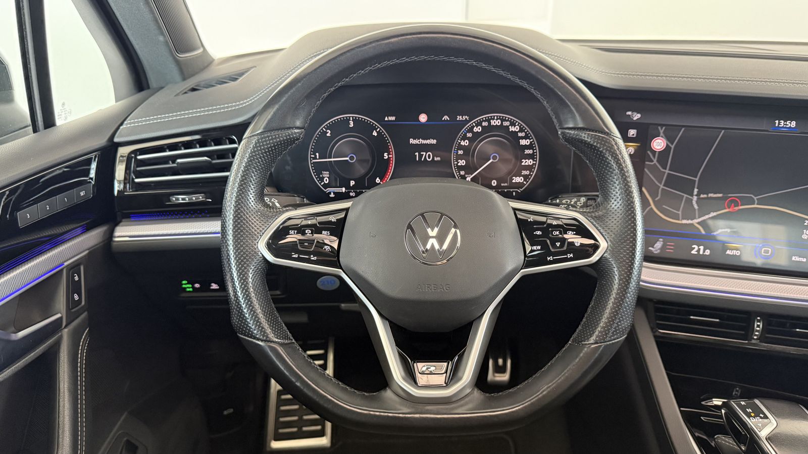 Volkswagen Touareg R-Line 4M |PANO |LUFT |HUD |MATRIX |AHK