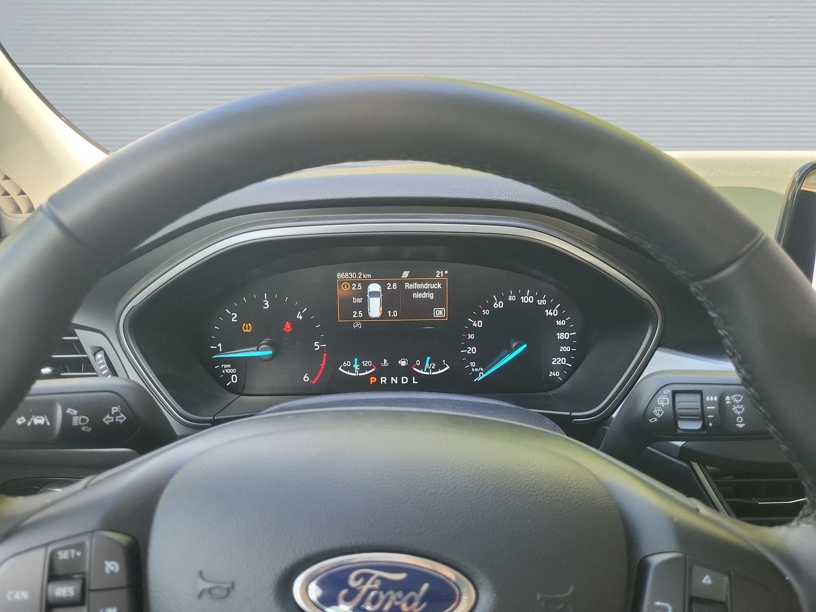 Ford Focus 1.5 TDCi AT - Samsaru's Car Outlet