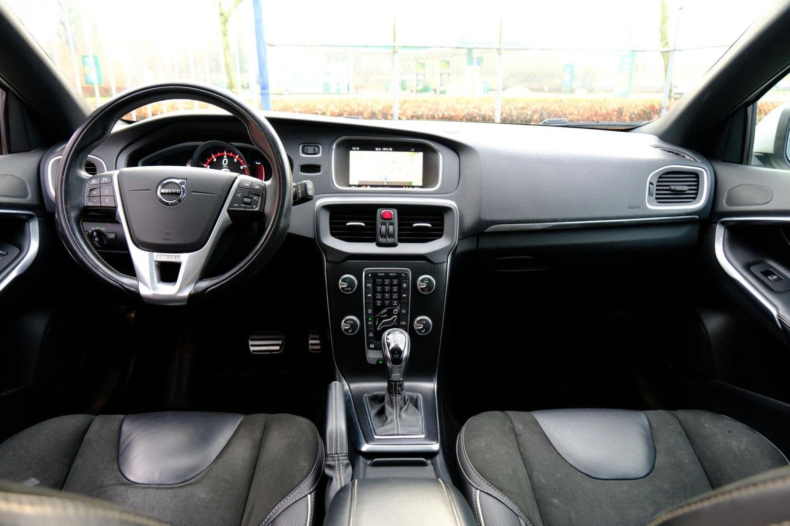 Volvo V40 1.5 T3 Polar+ Sport Aut. Pano|Leder-Alcant|C