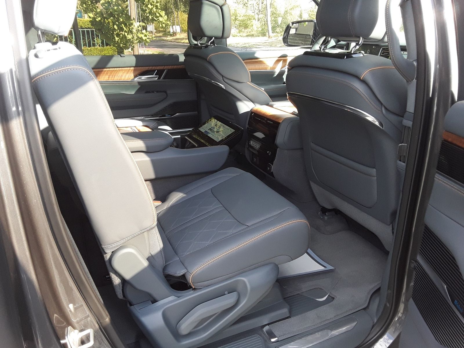 Jeep Grand Wagoneer 6.4 V8 Series III