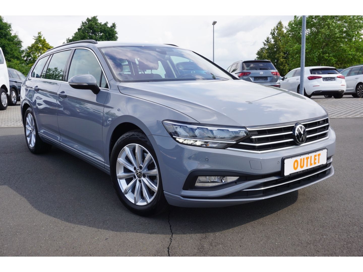 Volkswagen Passat 1.5TSI-DSG - Samsaru's Car Outlet