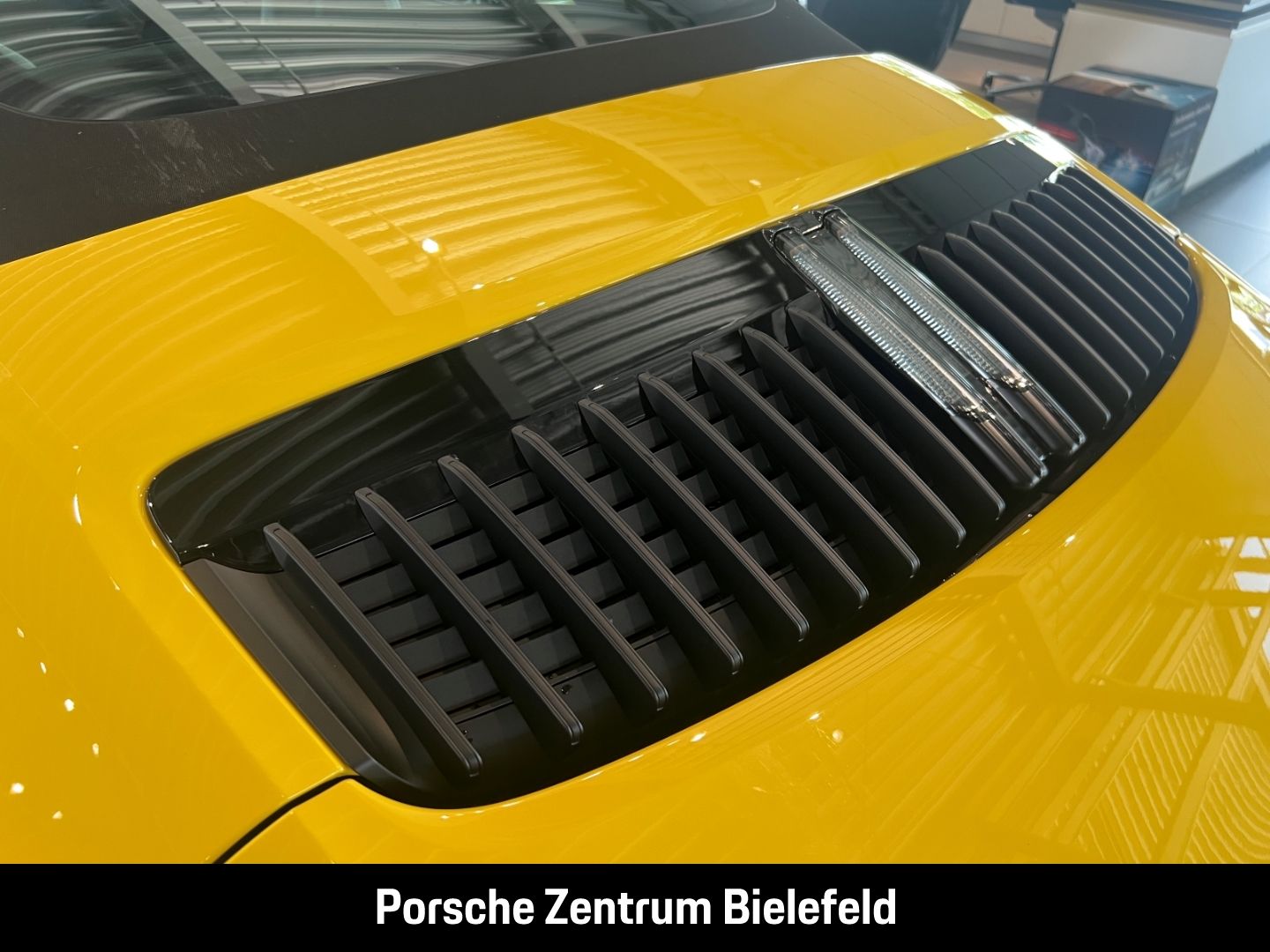Porsche 992 911 Carrera 4 GTS Cabrio HA-Lenkung LED BOSE