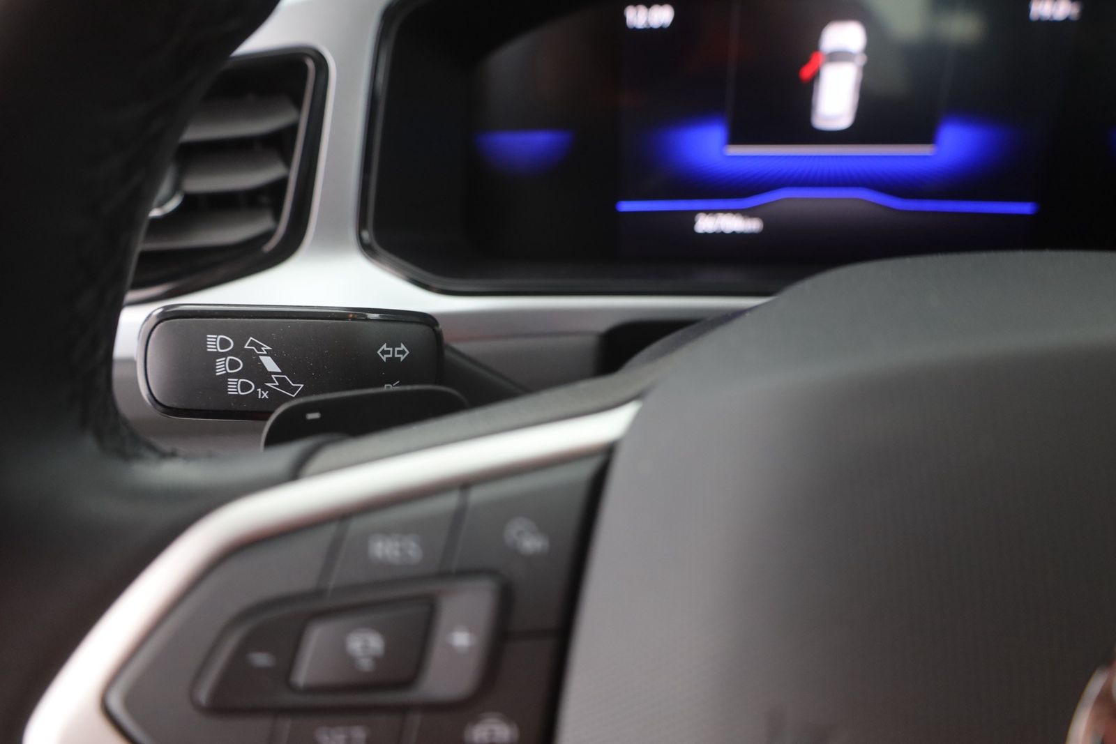 Volkswagen T-Roc 1.5 TSI DSG - Samsaru's Car Outlet