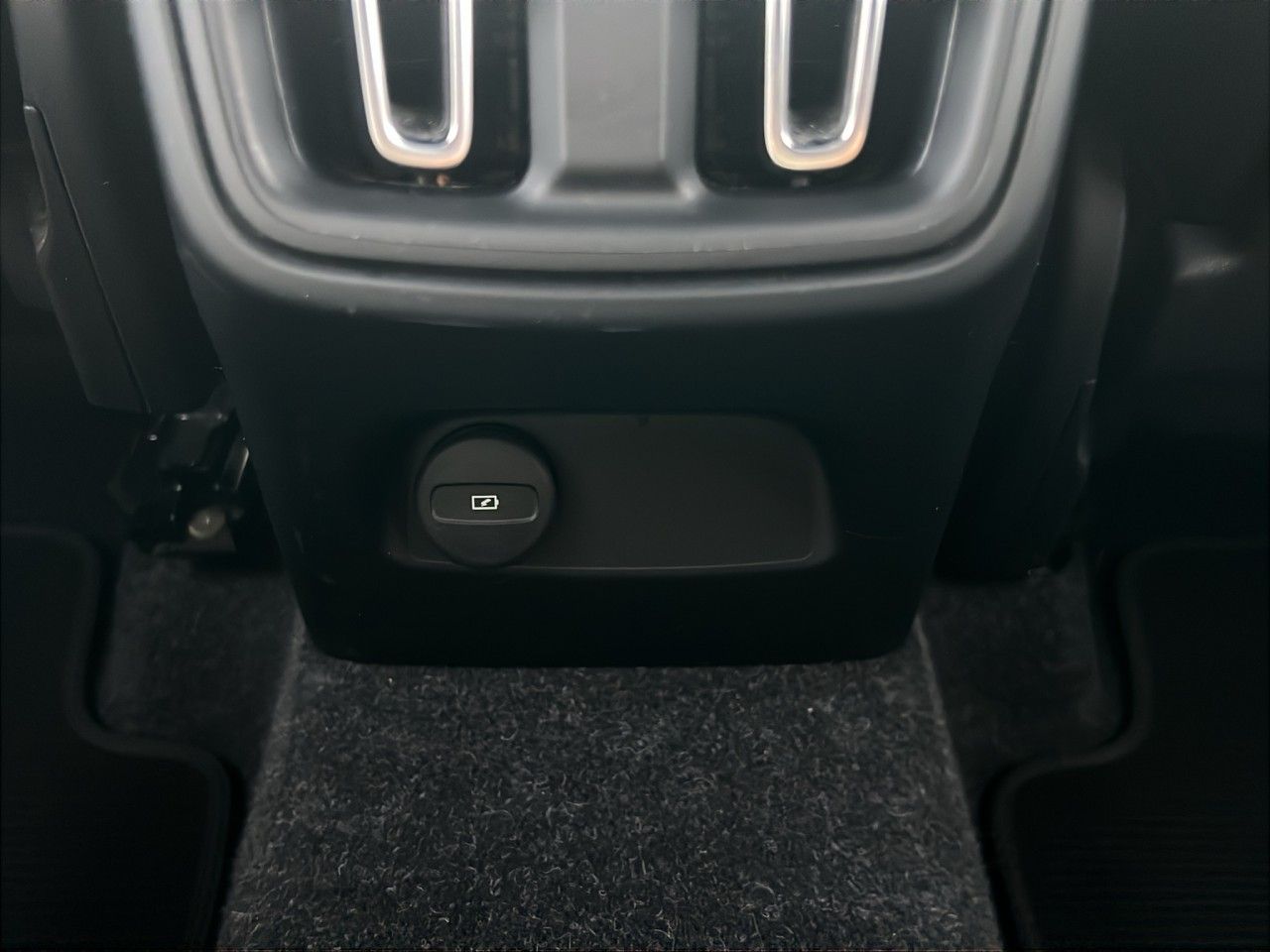 Volvo XC40 B5 R-Design AWD/Navi/LED/AHK/Pano/360K/19Zo