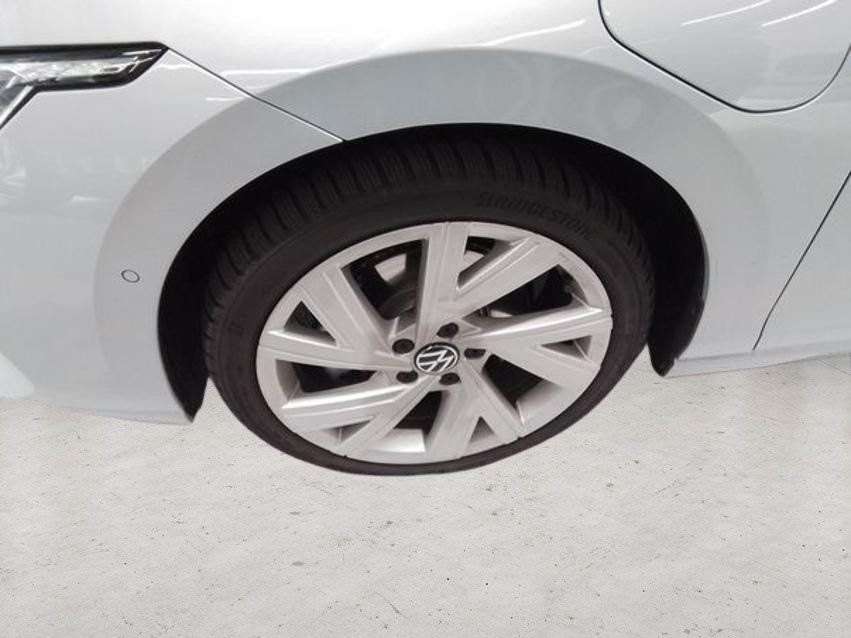 Volkswagen Golf VIII Style 1.5 eHybrid DSG MATRIX+APP+NAVI