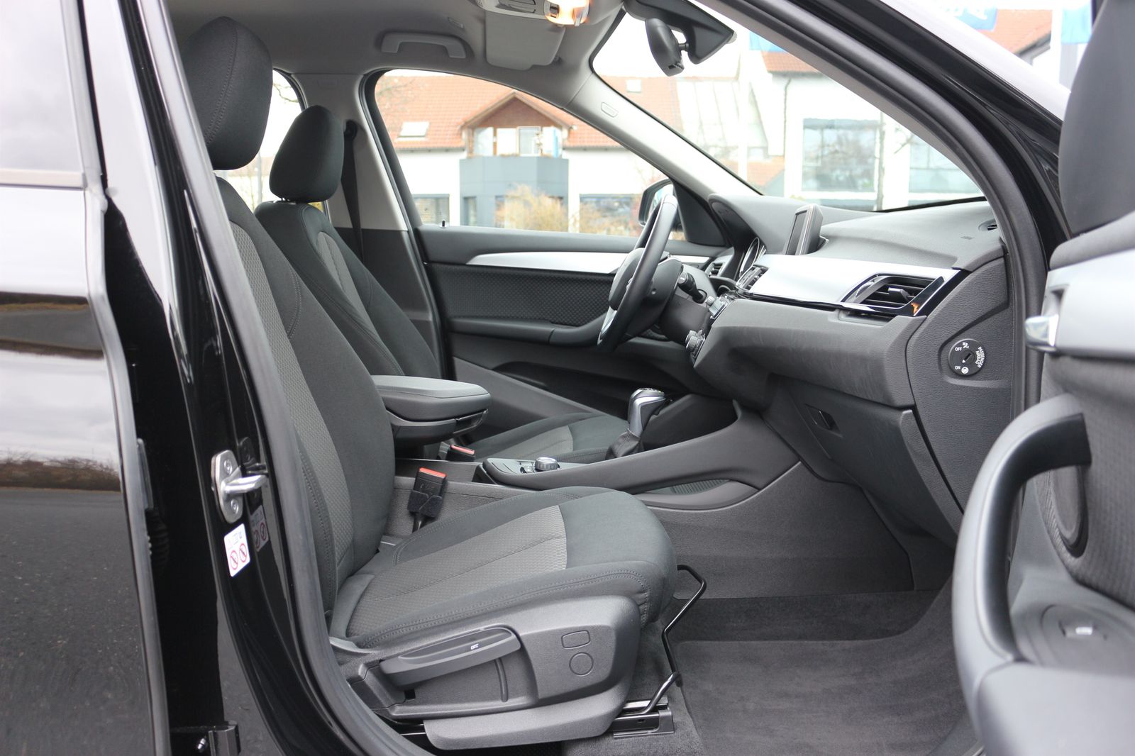 BMW X1 xDrive25e Advantage - Samsaru's Car Outlet