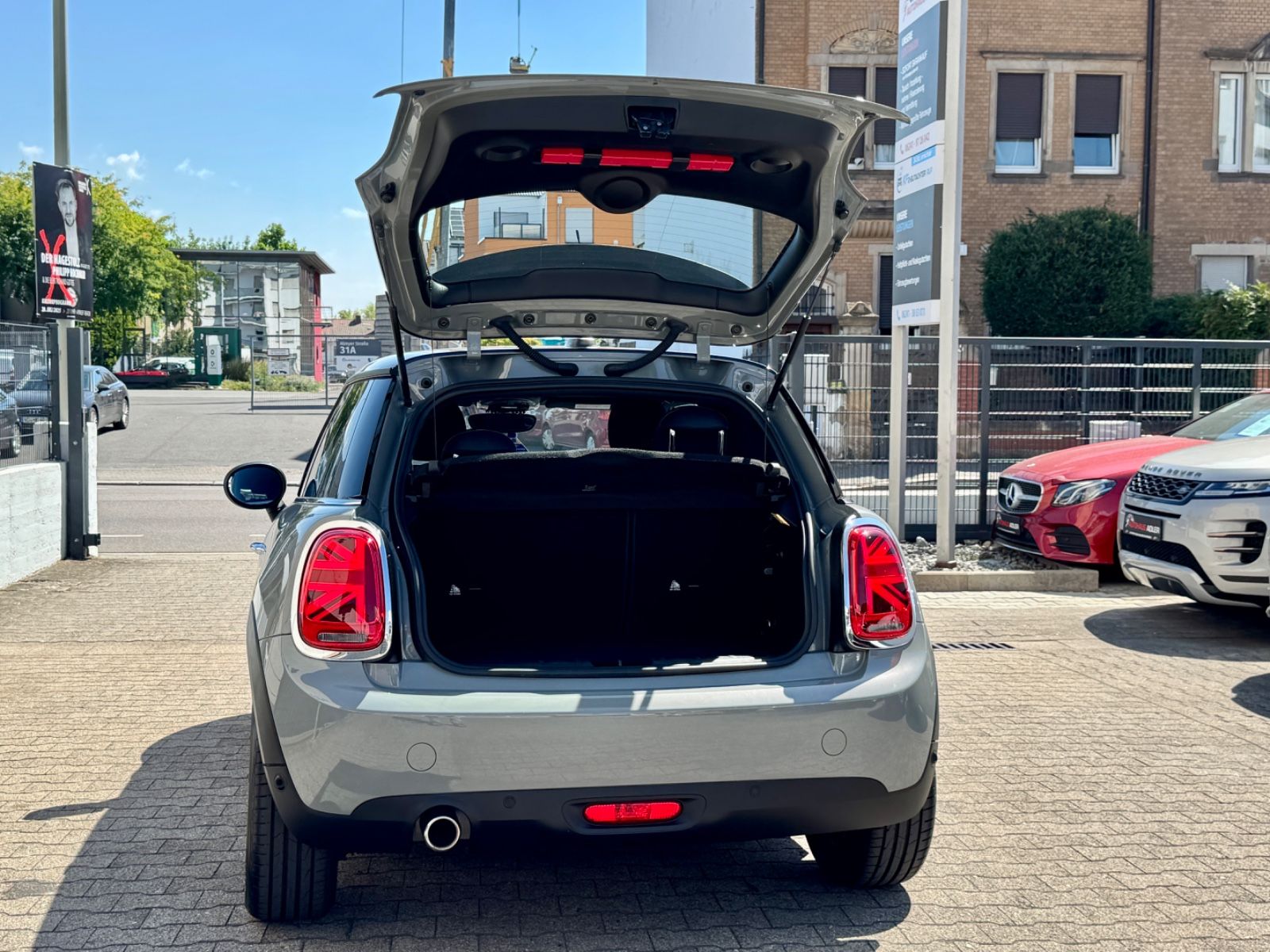 MINI COOPER 1.5 PEPPER - Samsaru's Car Outlet
