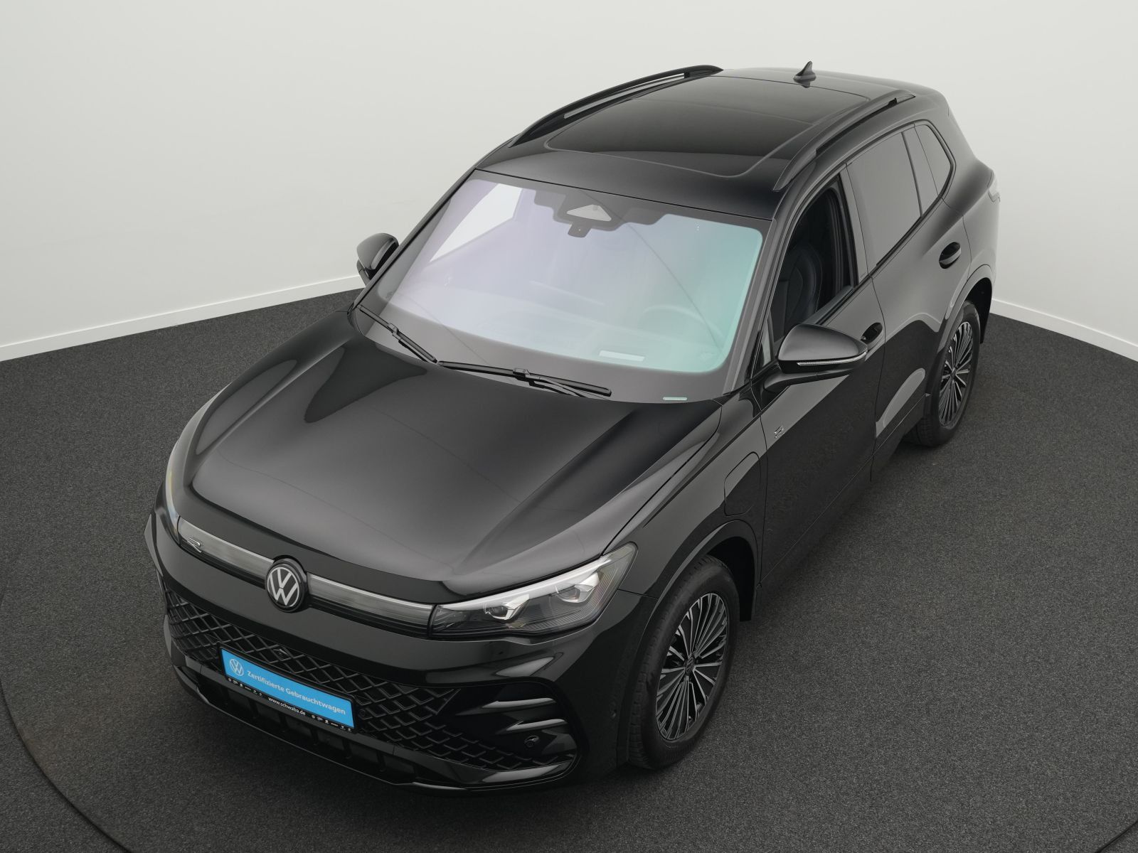 Volkswagen Tiguan R-Line 1.5TSI eHybrid IQ.LIGHT*HARMAN*20"