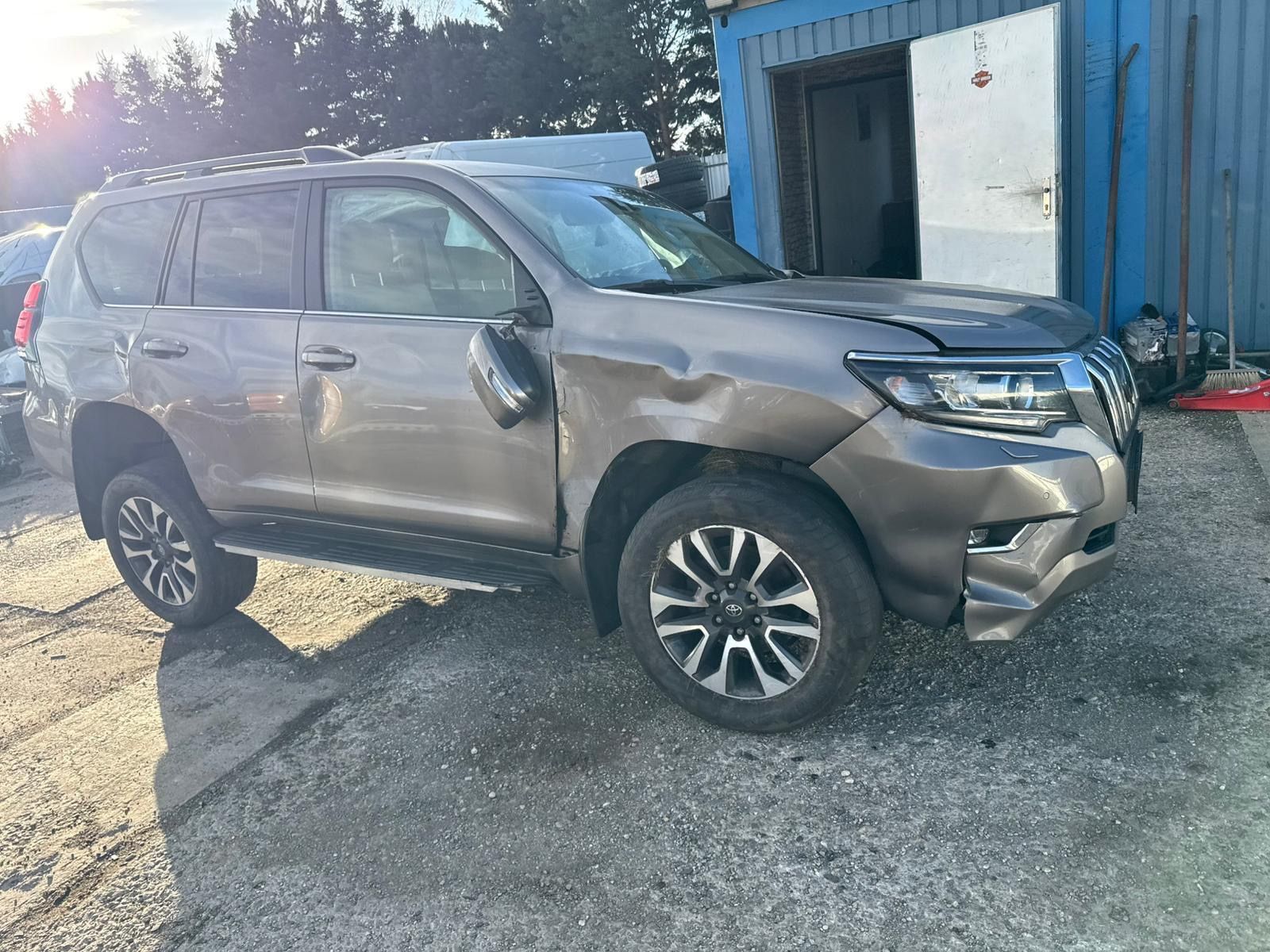 Toyota Land Cruiser 2.8 D-4D Executive AT motor start