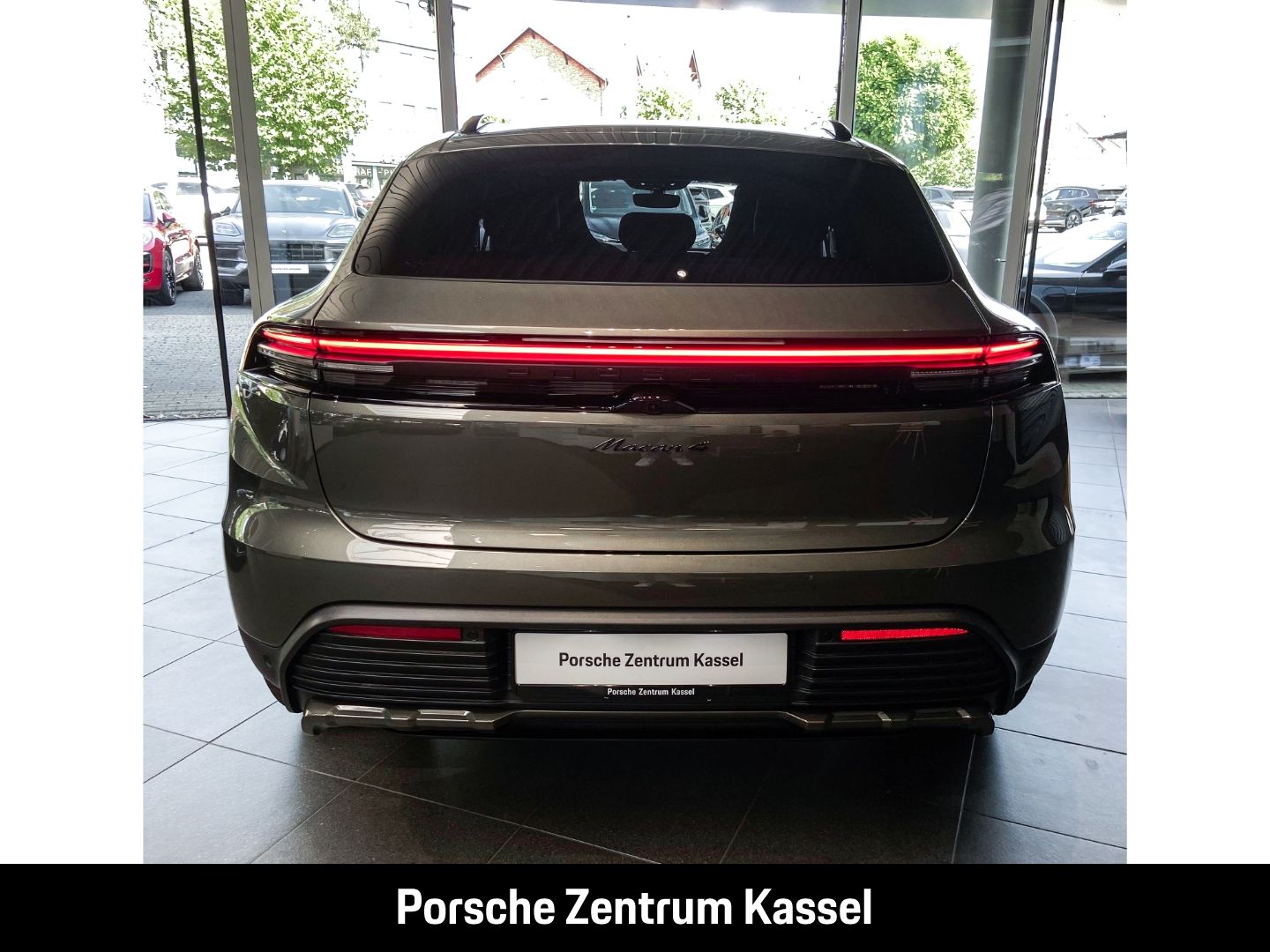 Porsche Macan Electric 4 Matrix LED