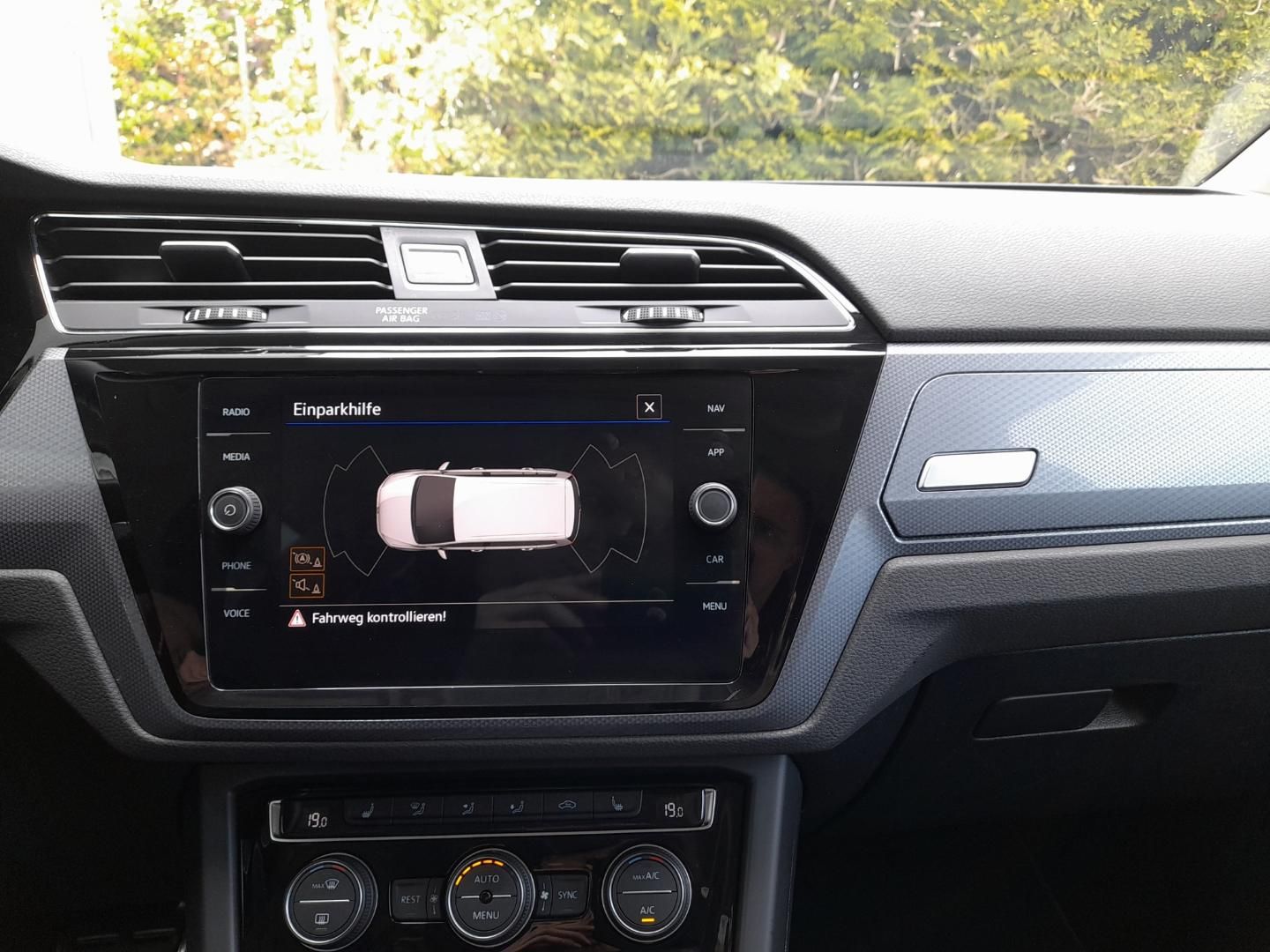 Volkswagen Golf Style VIII 1.5 TSI - Samsaru's Car Outlet
