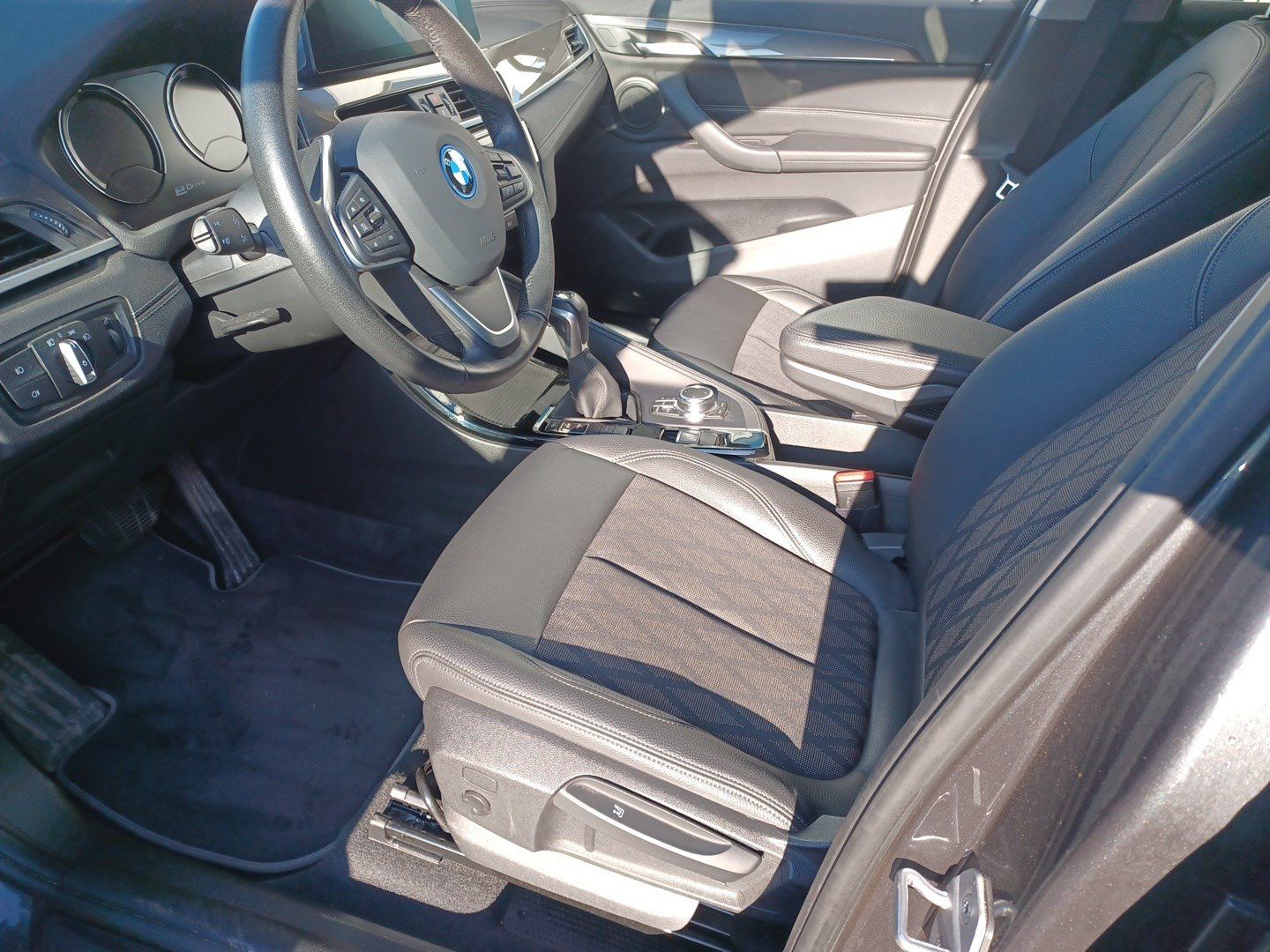BMW X1 xDrive25e xLine - Samsaru's Car Outlet
