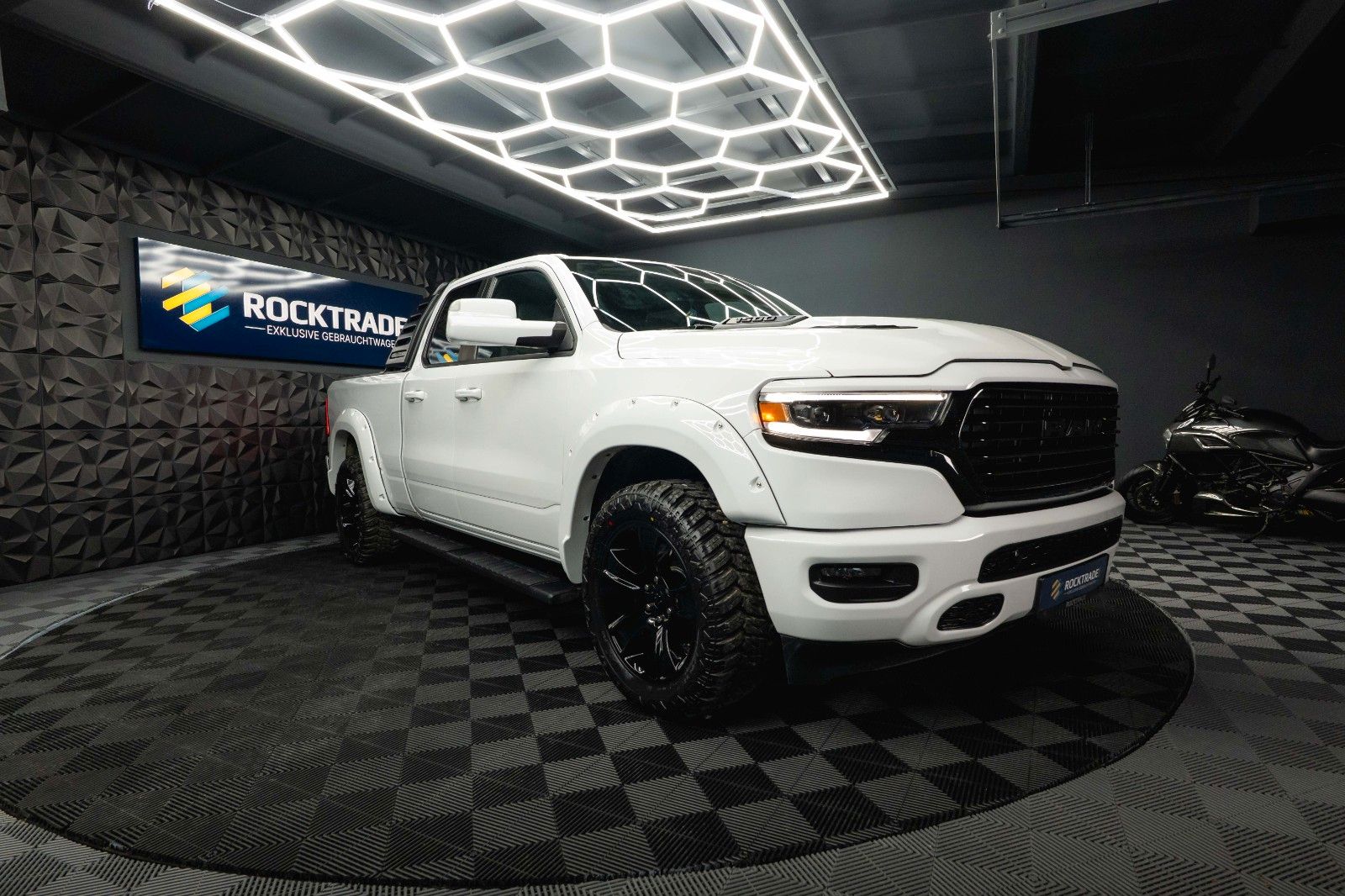 Dodge RAM 5.7 V8 HEMI 4x4 OFFROAD LONGBED Limited 19%