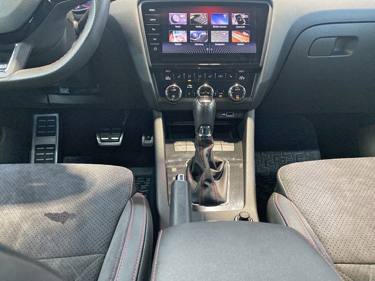 Skoda Octavia Combi RS 2.0 TSI - Samsaru's Car Outlet