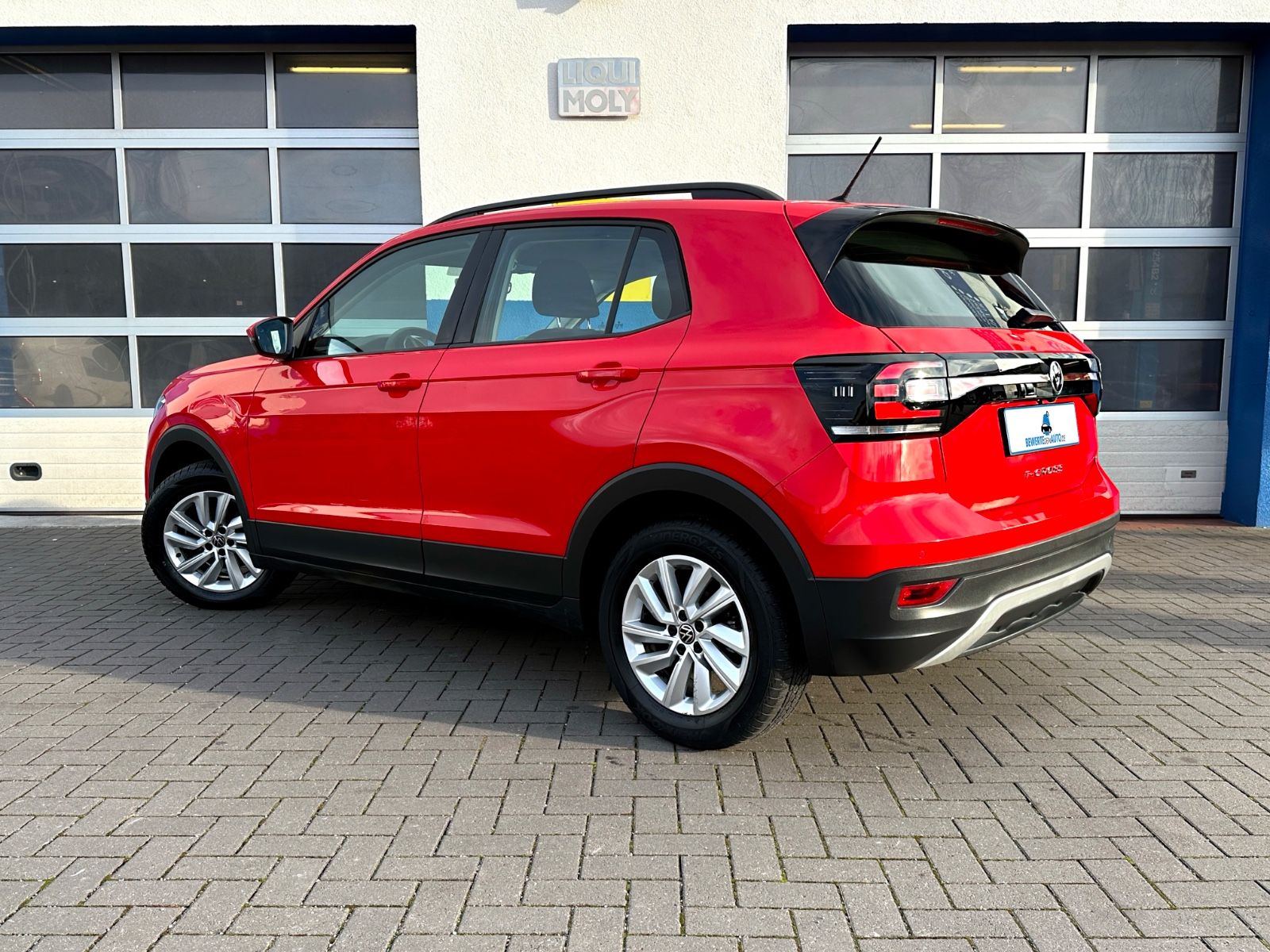 Volkswagen T-Cross 1.0 TSI Life - Samsaru's Car Outlet